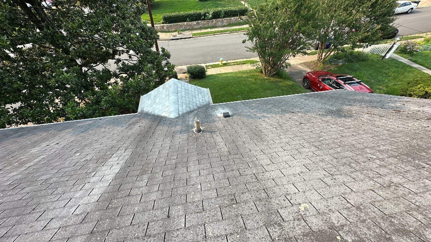 Arlington: CertainTeed Landmark Designer Shingles in Colonial Slate by RM Banning, Inc.