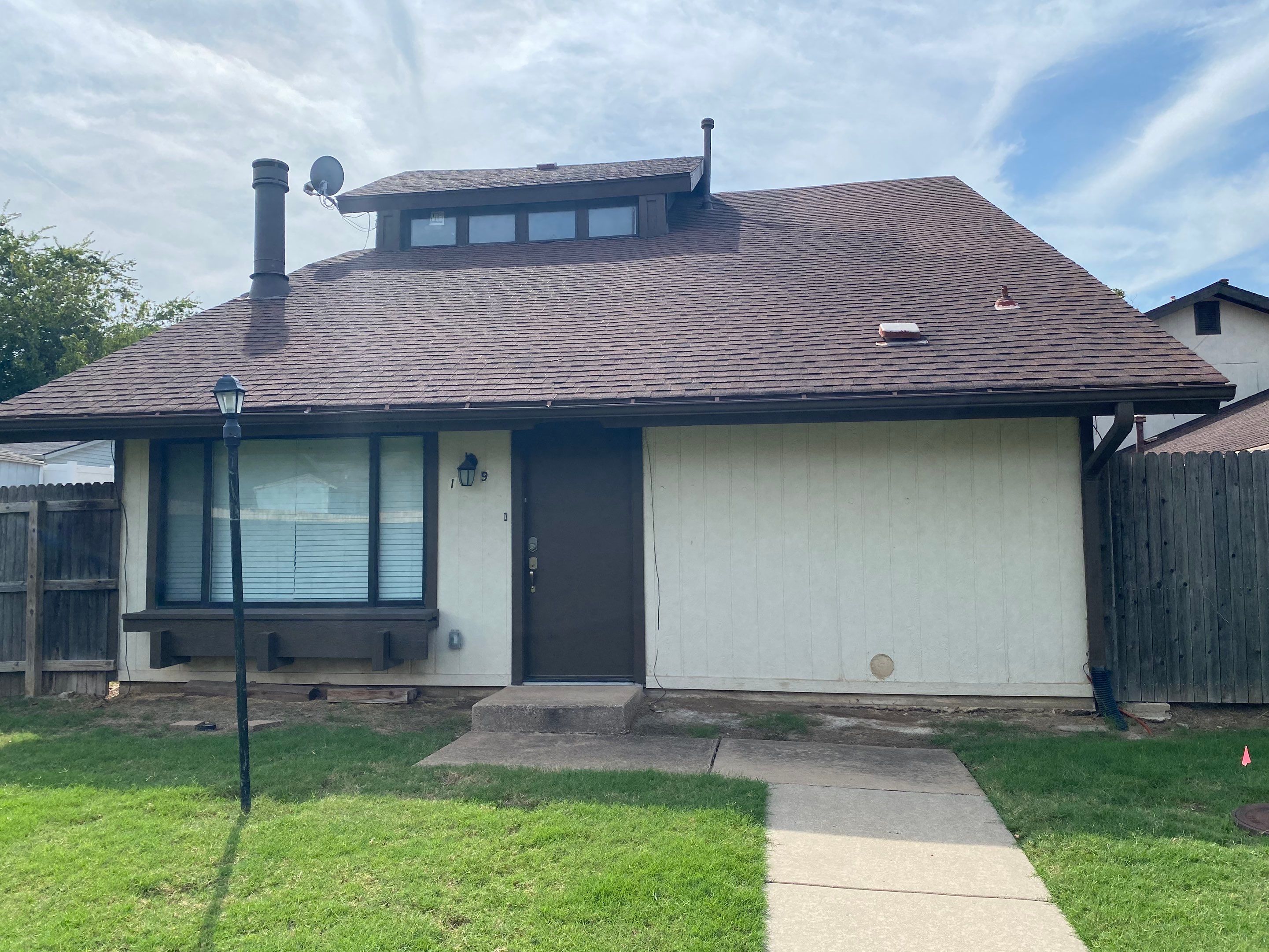 Shingle Project in Tulsa by Decor Roofing & Restoration