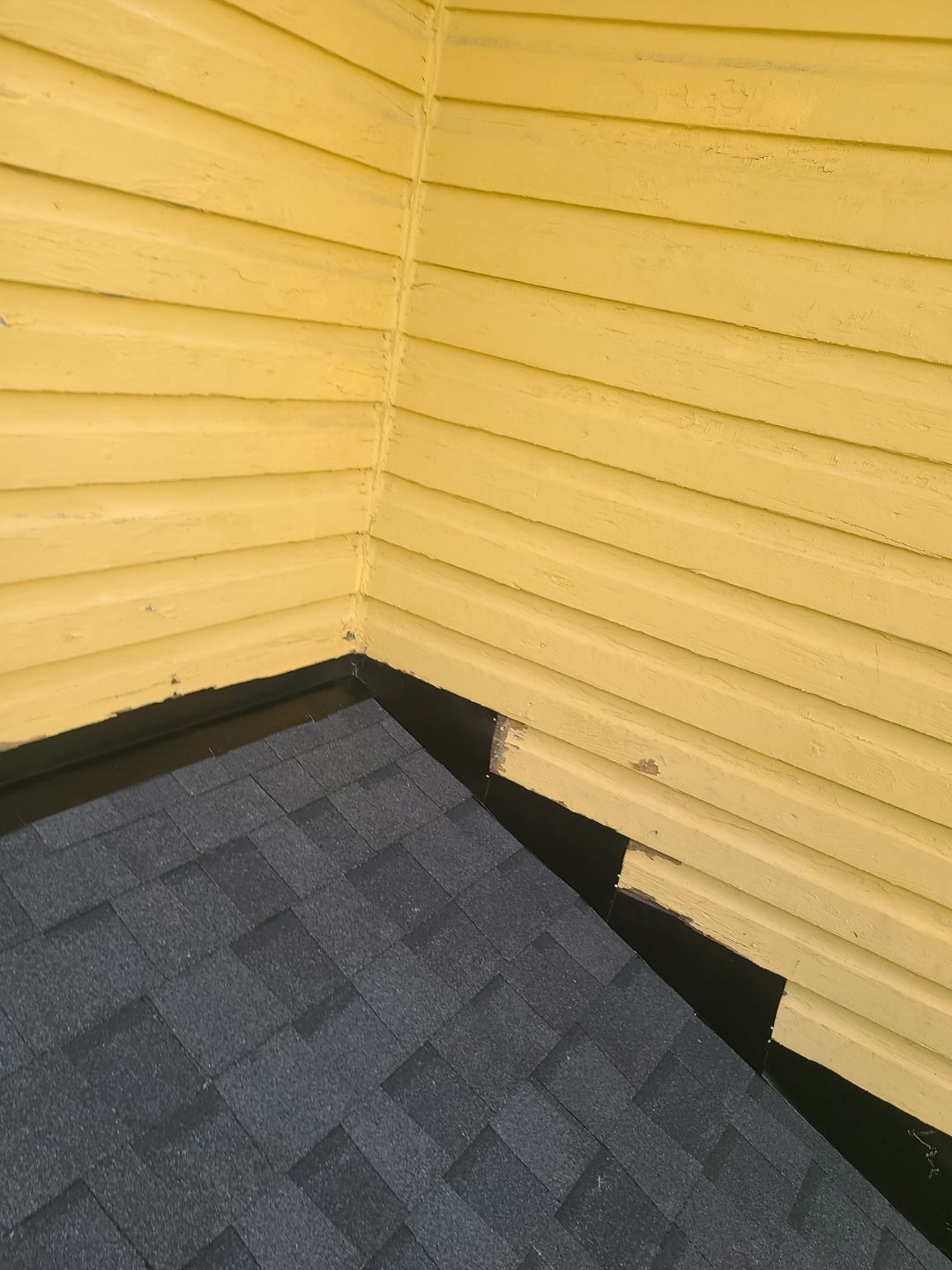 Arlington: CertainTeed Landmark Designer Shingles in Moire Black by RM Banning, Inc.