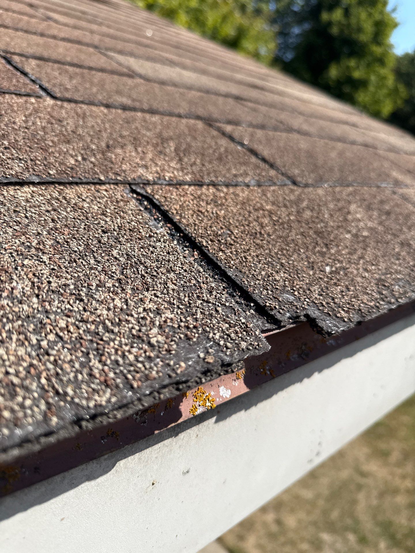 Roof Replacement using Owens Corning Sand Castle and Siding Replacement using Odyssey Plus D4" Wood Grain by 180 Contractors