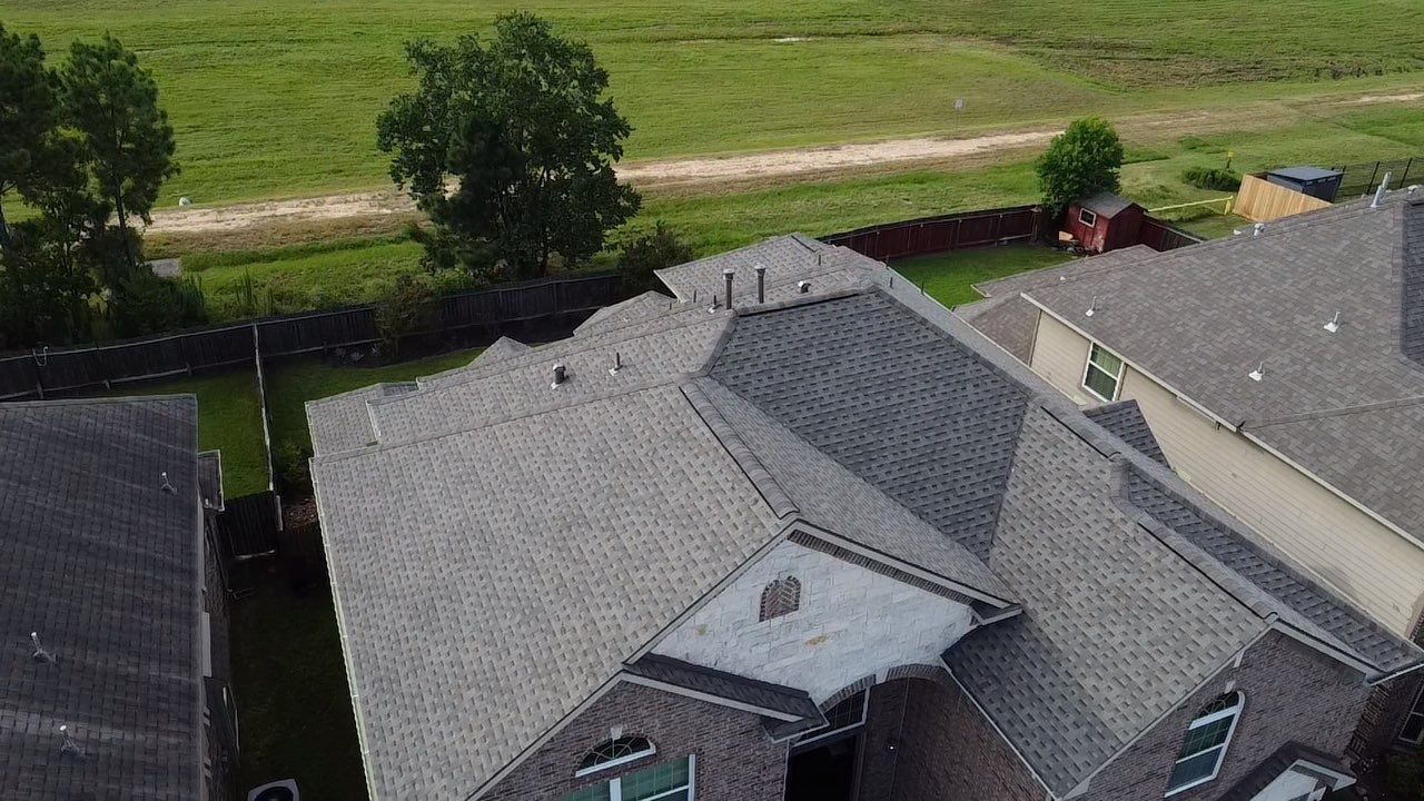 Ammaret H by Boss Hogg Roofing