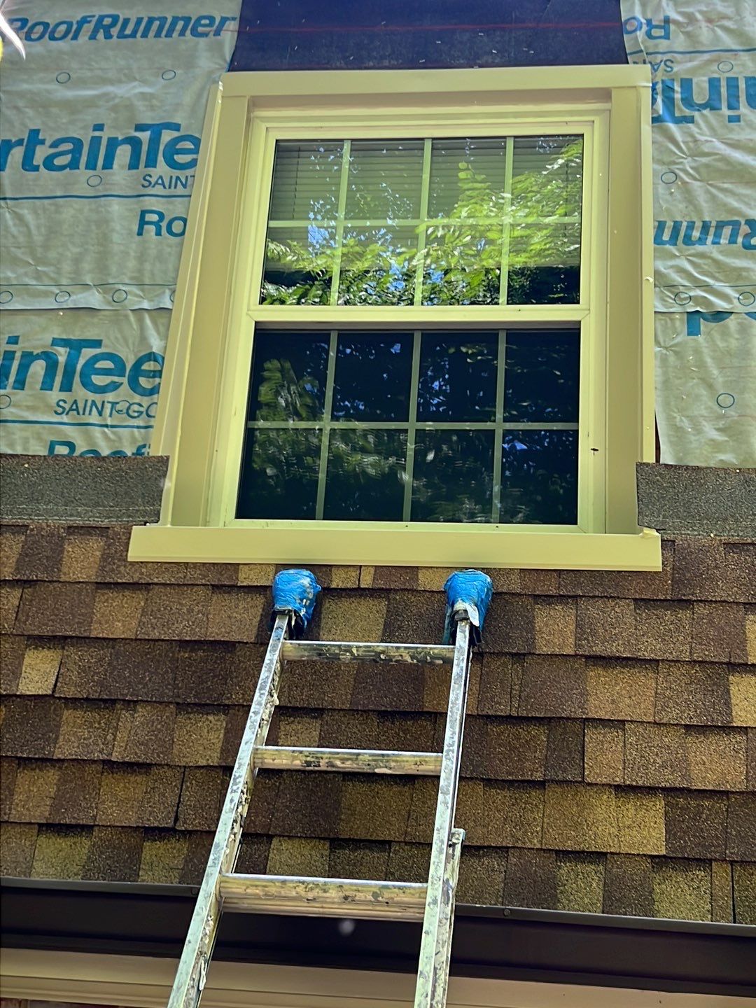 Fairfax Station: CertainTeed Landmark Pro Designer Shingles in Max Def Resawn Shake by RM Banning, Inc.