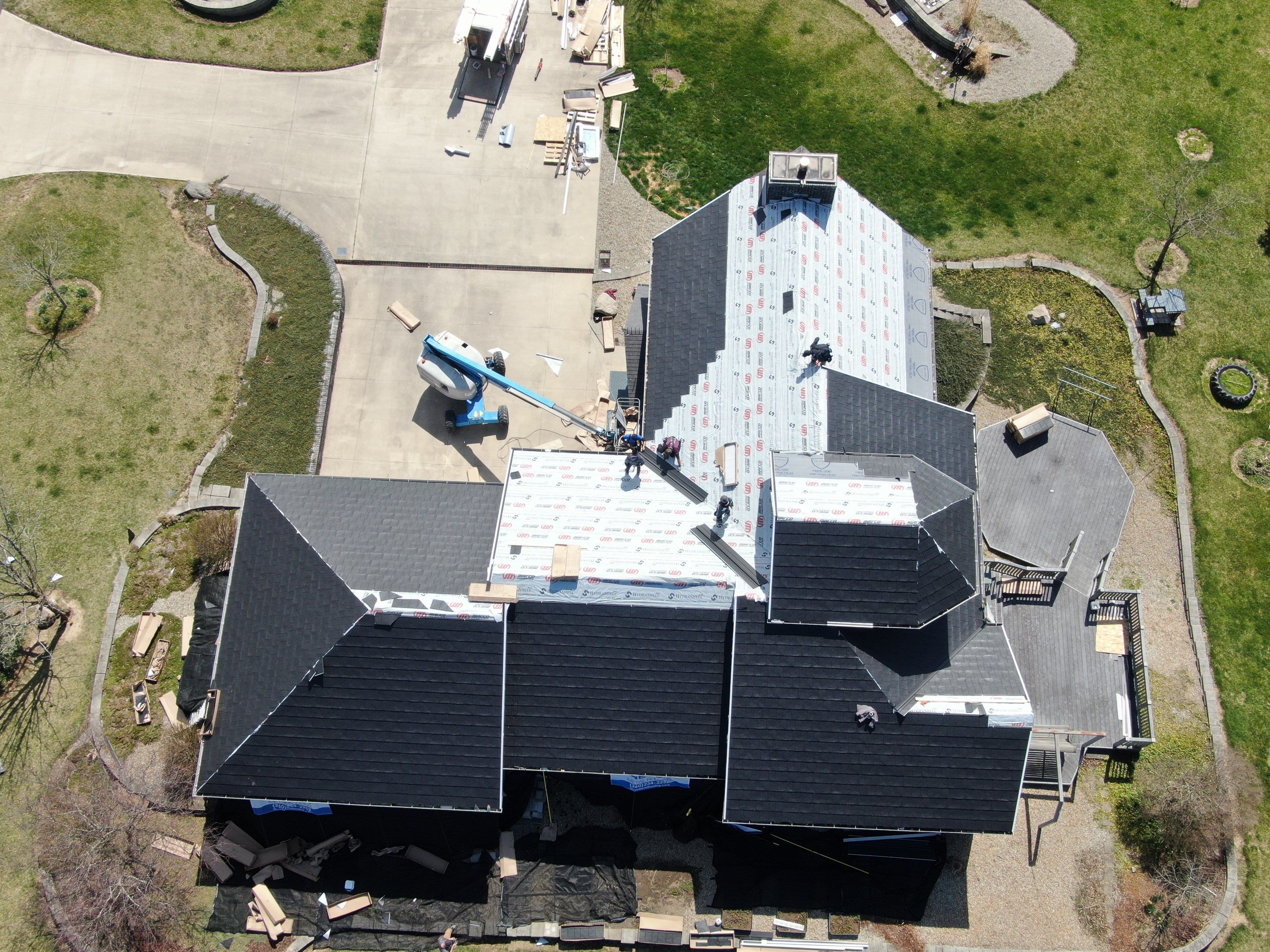 Residential Roofing Installation using Vic West Nothridge Slate by 4Ever Metal Roofing