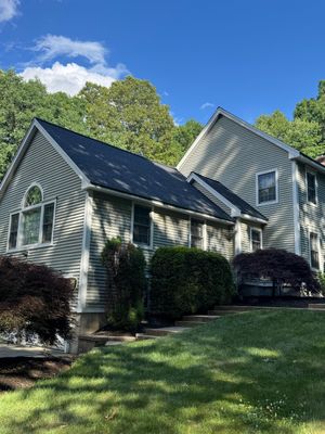 Homeowners in East Hampton, CT get a new roof by DiGiorgi