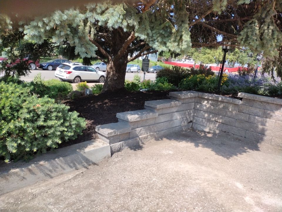 Replacement of existing retaining wall.  by New Horizon Landscapes