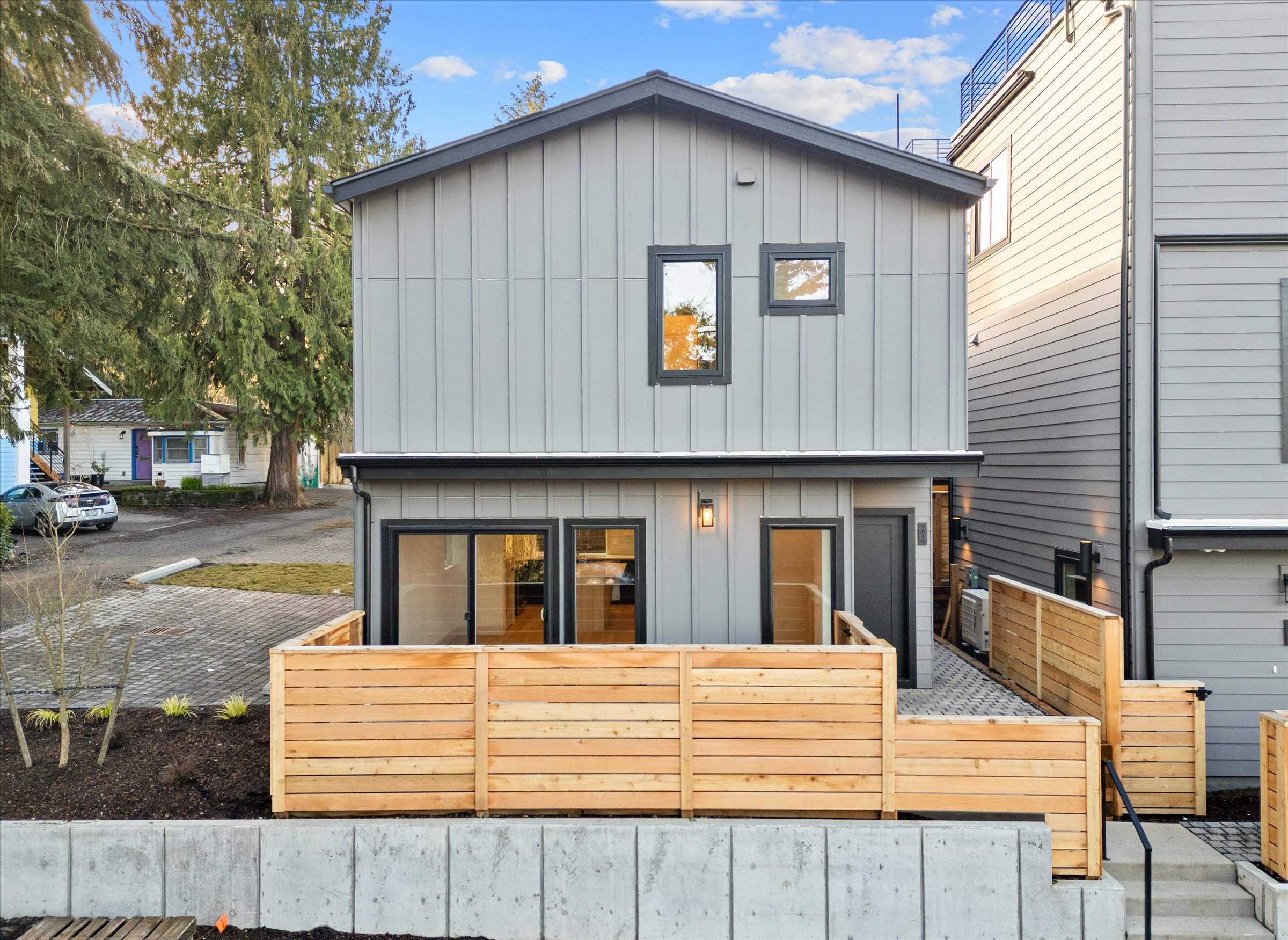 Maple Leaf 6-unit new construction by LinMak Construction