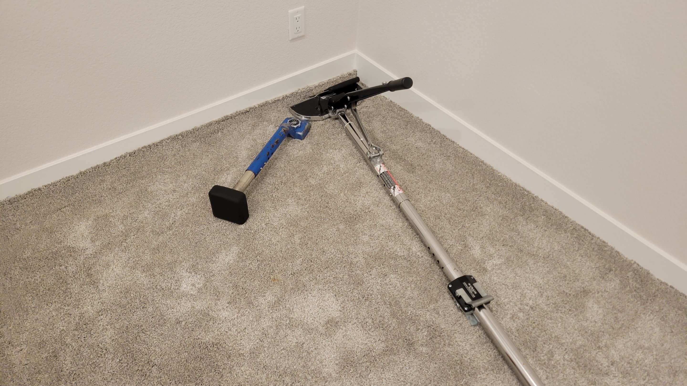 Carpet Re-stretch and Cleaning by Ardent Carpet Restore LLC