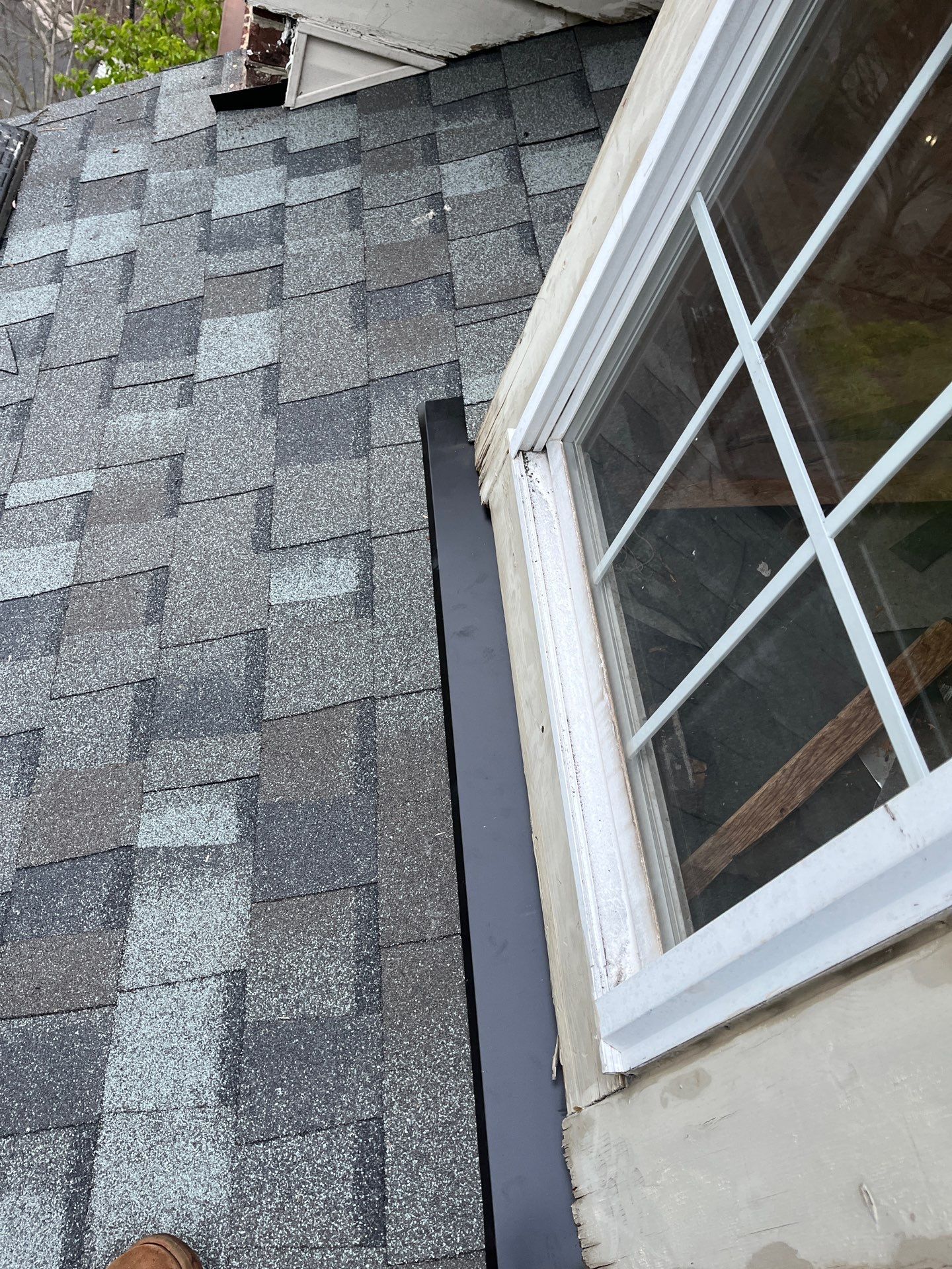 Alexandria: CertainTeed Landmark Pro Designer Shingles in Max Def Georgetown Gray by RM Banning, Inc.