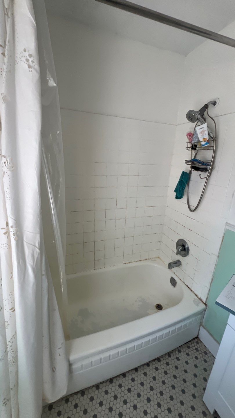 Tub Replacement in Holyoke, MA by Yankee Home Improvement