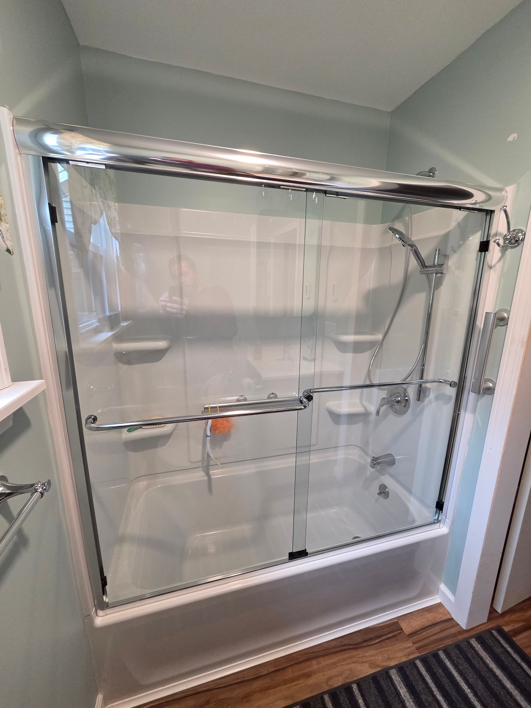 Shower using Alumax Shower by Cheshire Glass Company