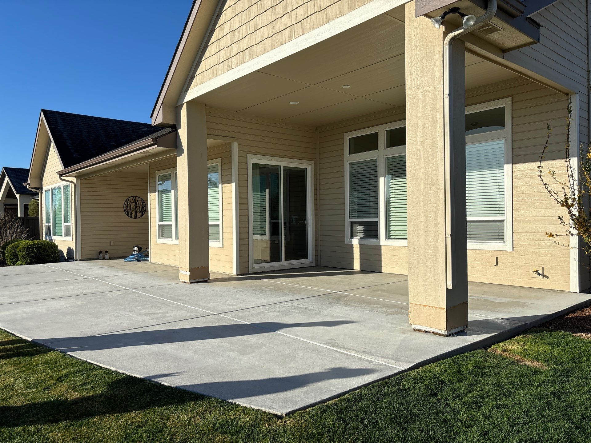 Vuba Stone Patio Makeover for Eva by Mr. Mudd Concrete