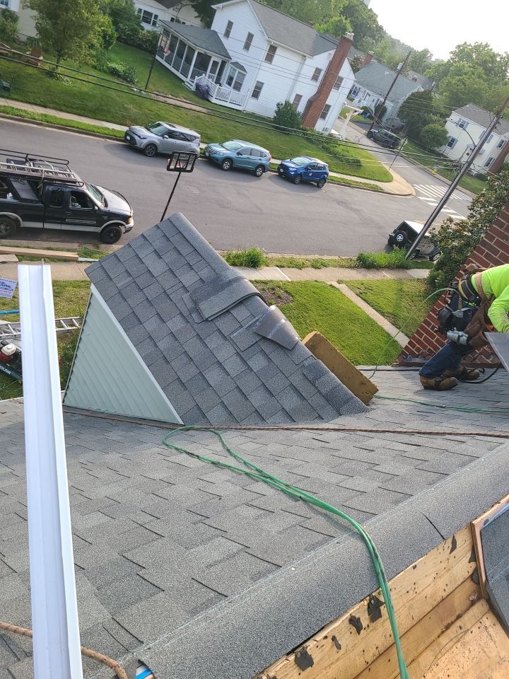 Arlington: CertainTeed Landmark Architectural Shingle in Georgetown Gray by RM Banning, Inc.