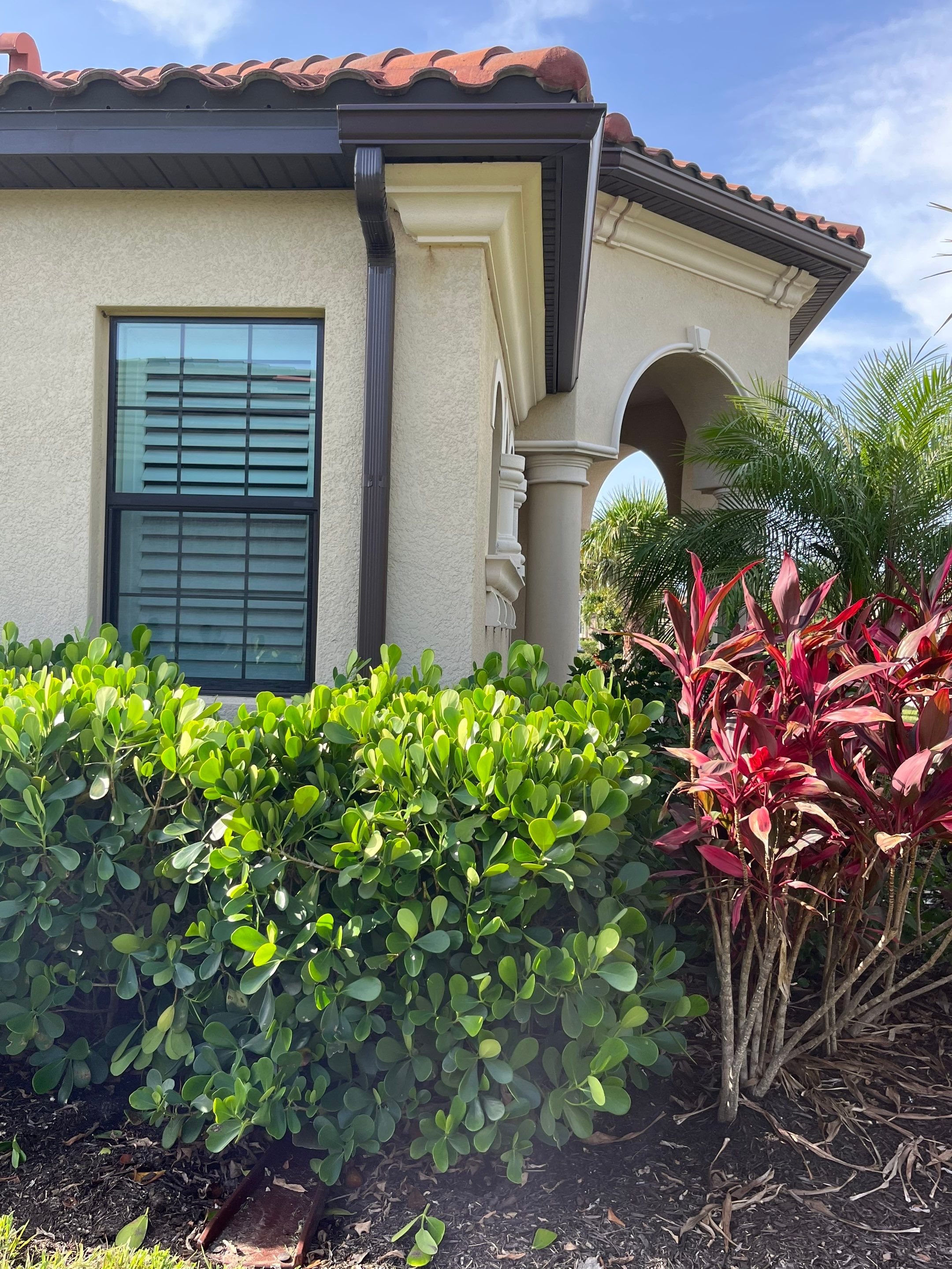 Musket Brown Seamless Gutters using Musket Brown Seamless Gutters in Brudenton by Gutter Professors