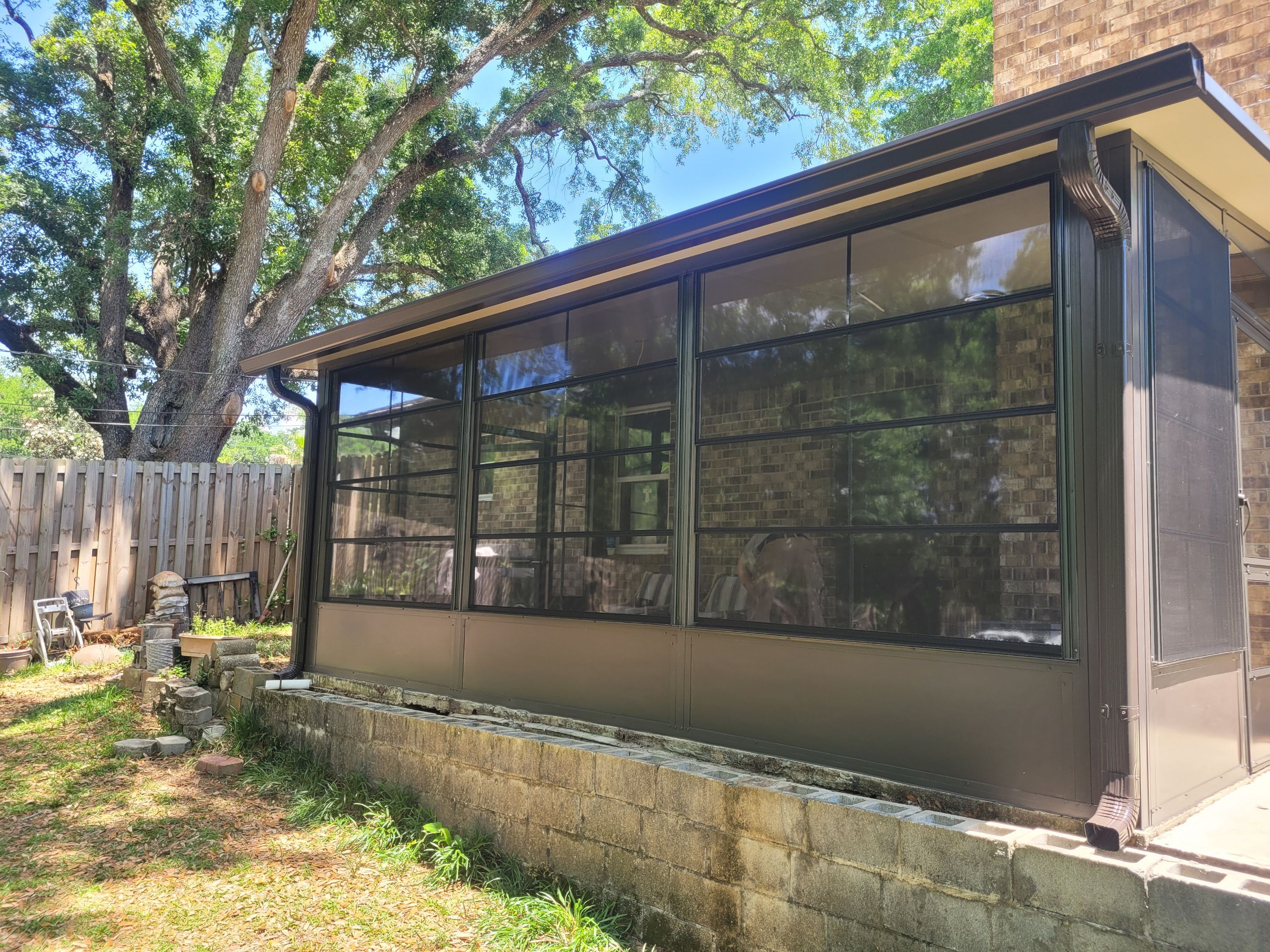 Pensacola Screen Room Using Colorbeam by Titan Sunrooms