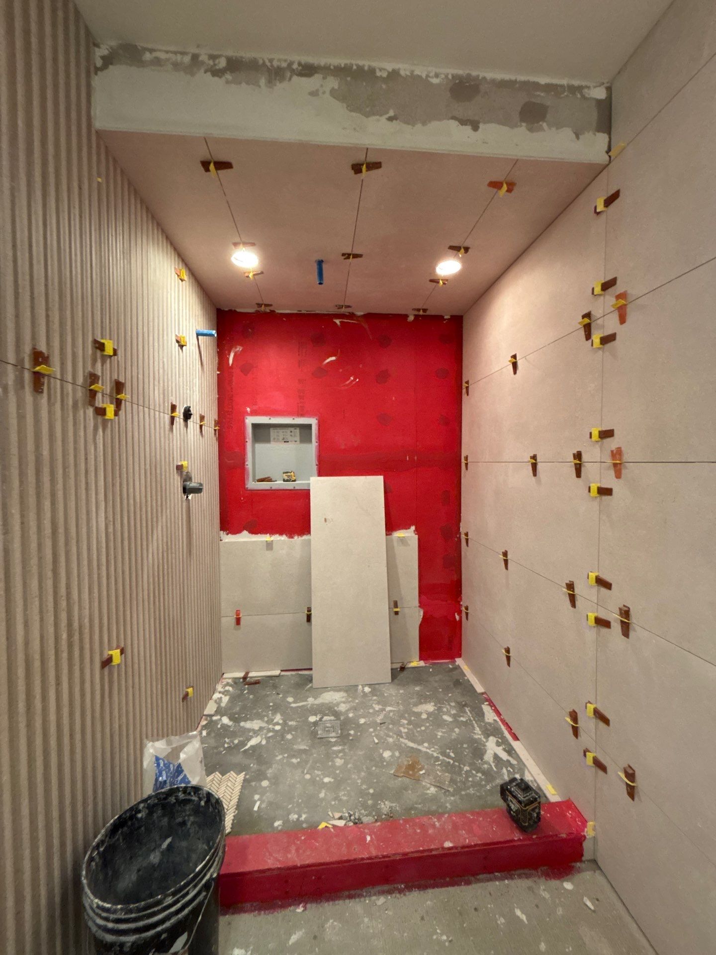 Two bathrooms renovation by Prudencio