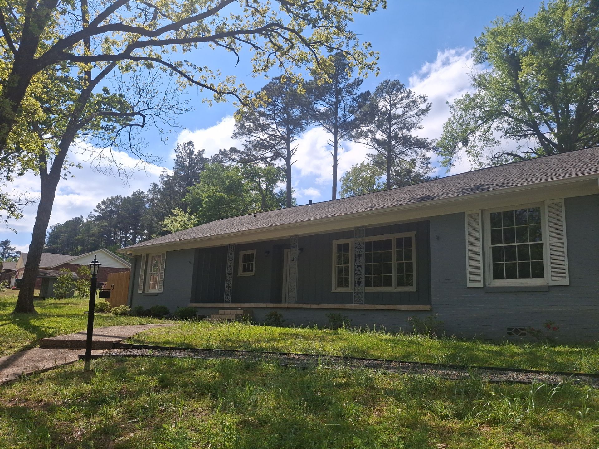 From Gray to Modern White: Exterior Repaint in Tyler, TX by Quality Coats Painting