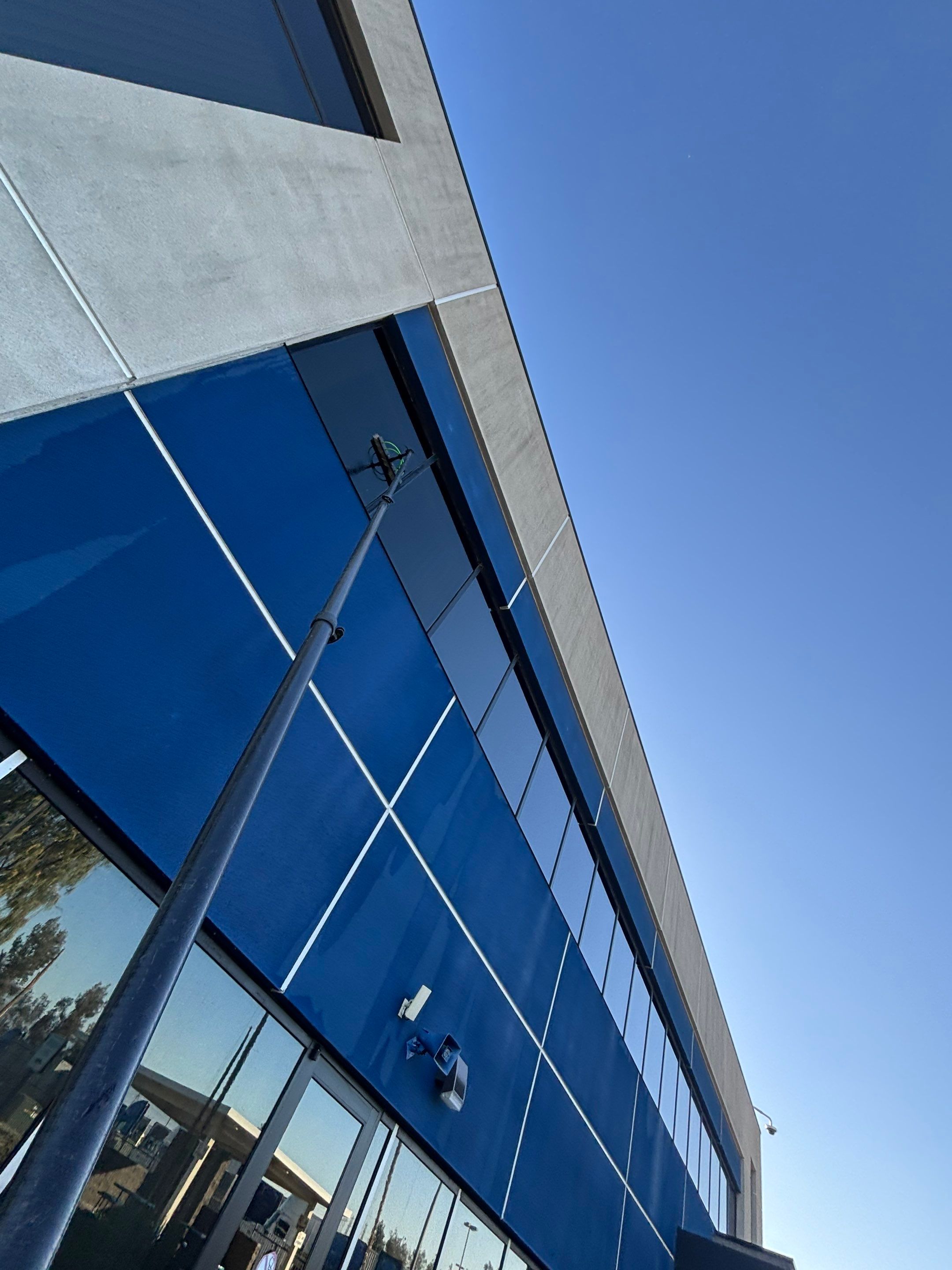Swift Transportation Office Exterior Window Cleaning by Pirate Pete’s Power Washing