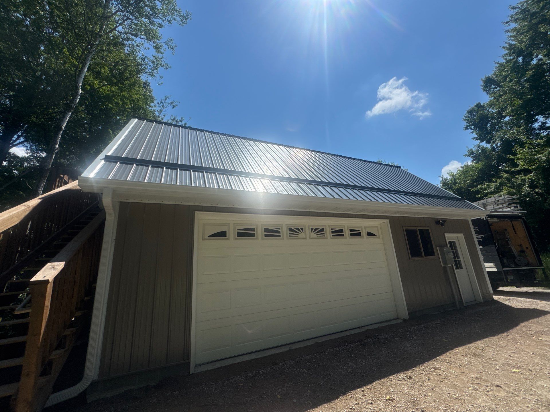 6-Inch Seamless Gutters and Snow Rails Installed in Elk River, MN by Next Level Seamless Gutters / Exteriors Inc.