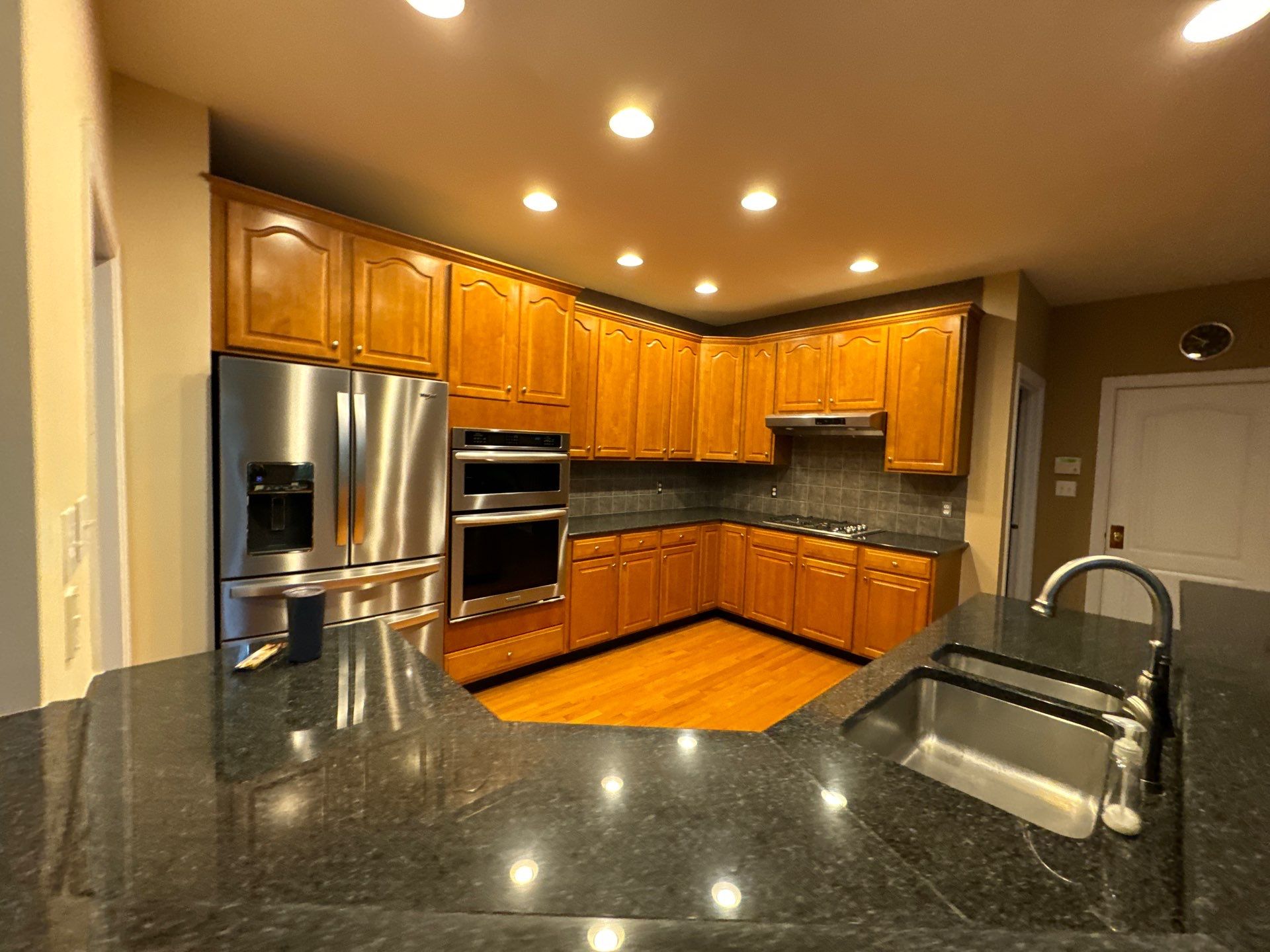 Inteiro painting and Cabineted painting by GonzalezPainters & Contractors Inc 