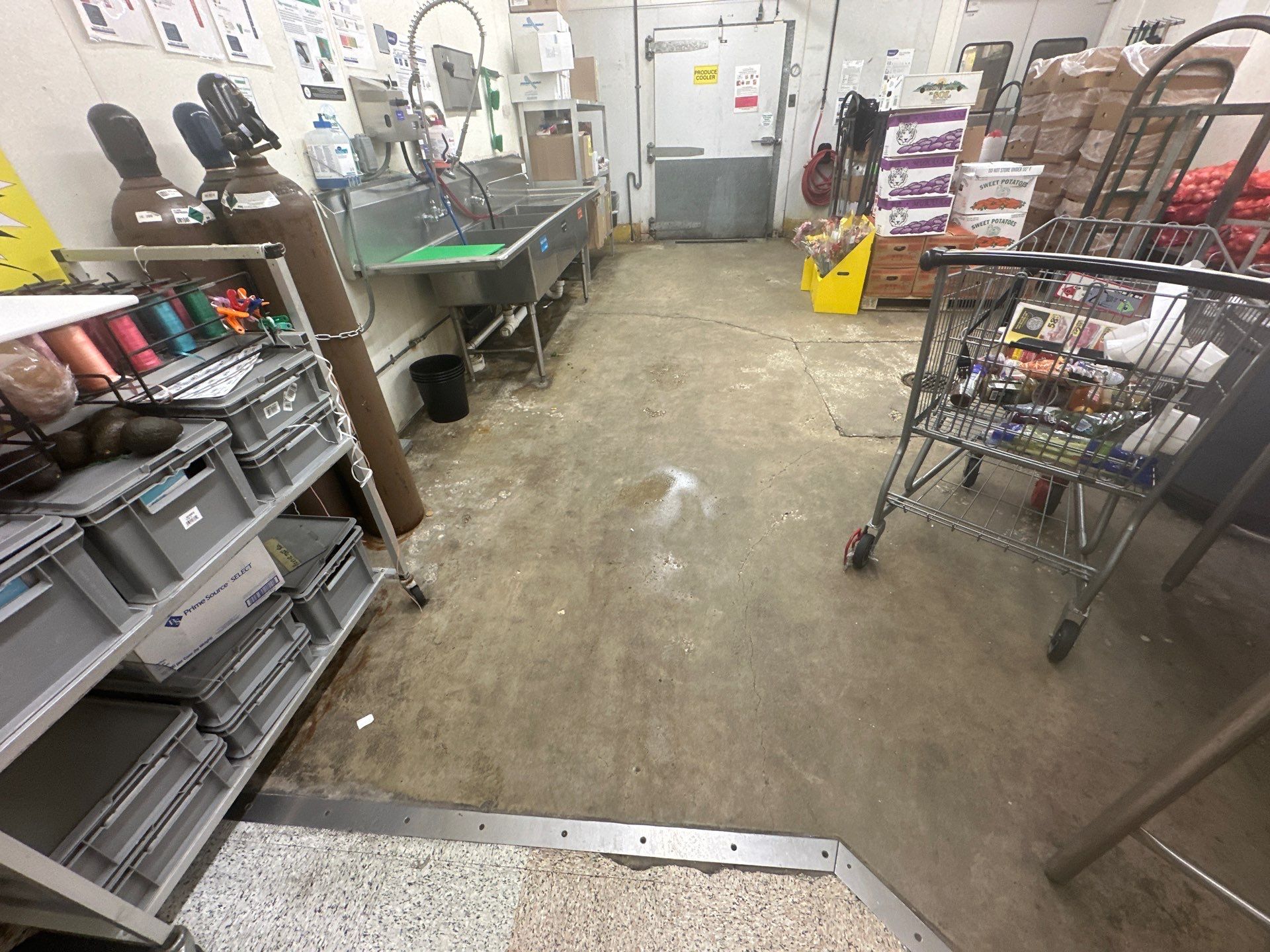 Fresco y Más Food Prep Area by Seamless Surfaces