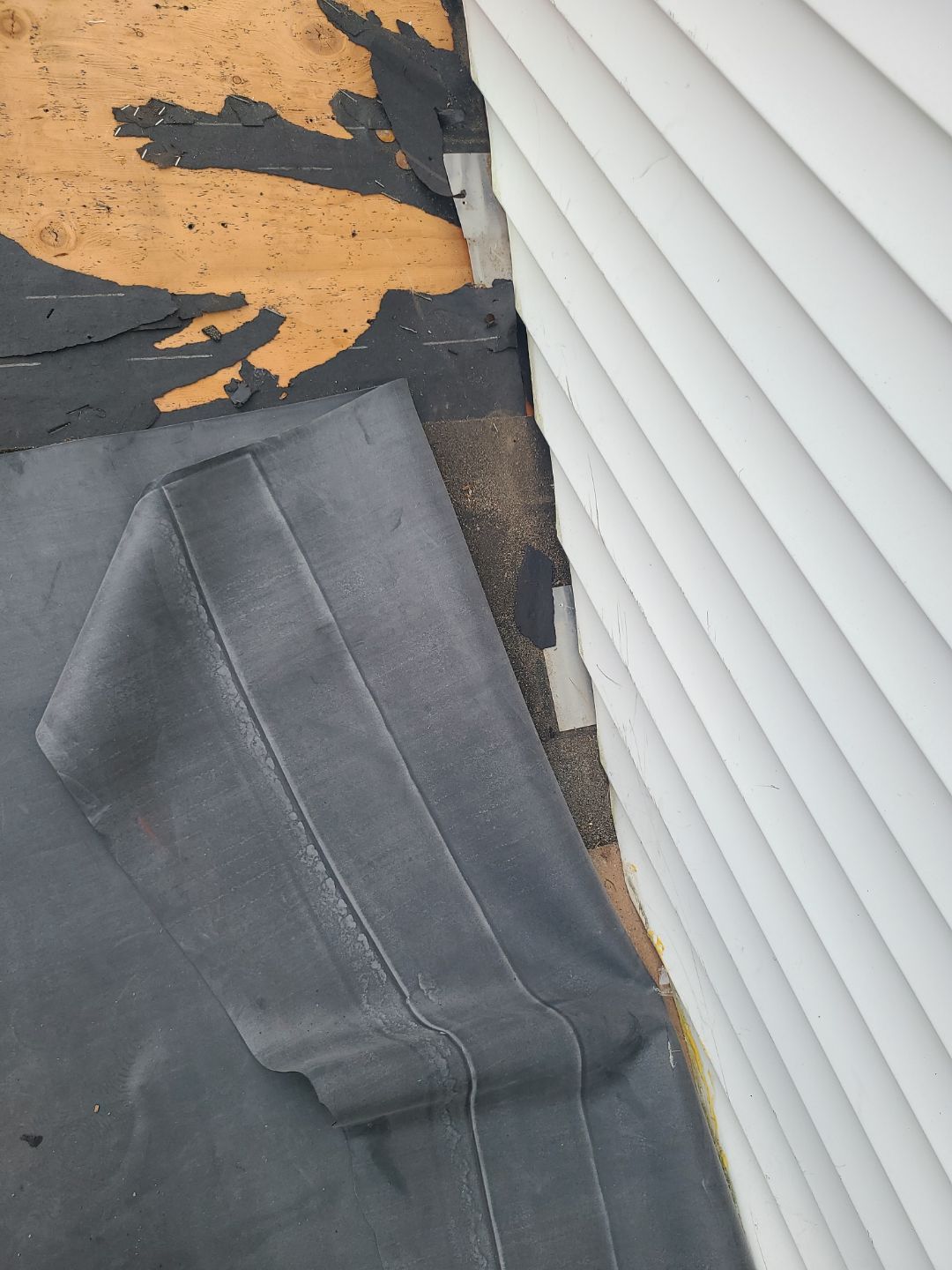 Fairfax: Roof Replacement with CertainTeed Landmark Pro Designer Shingles in Max Def Weathered Wood by RM Banning, Inc.