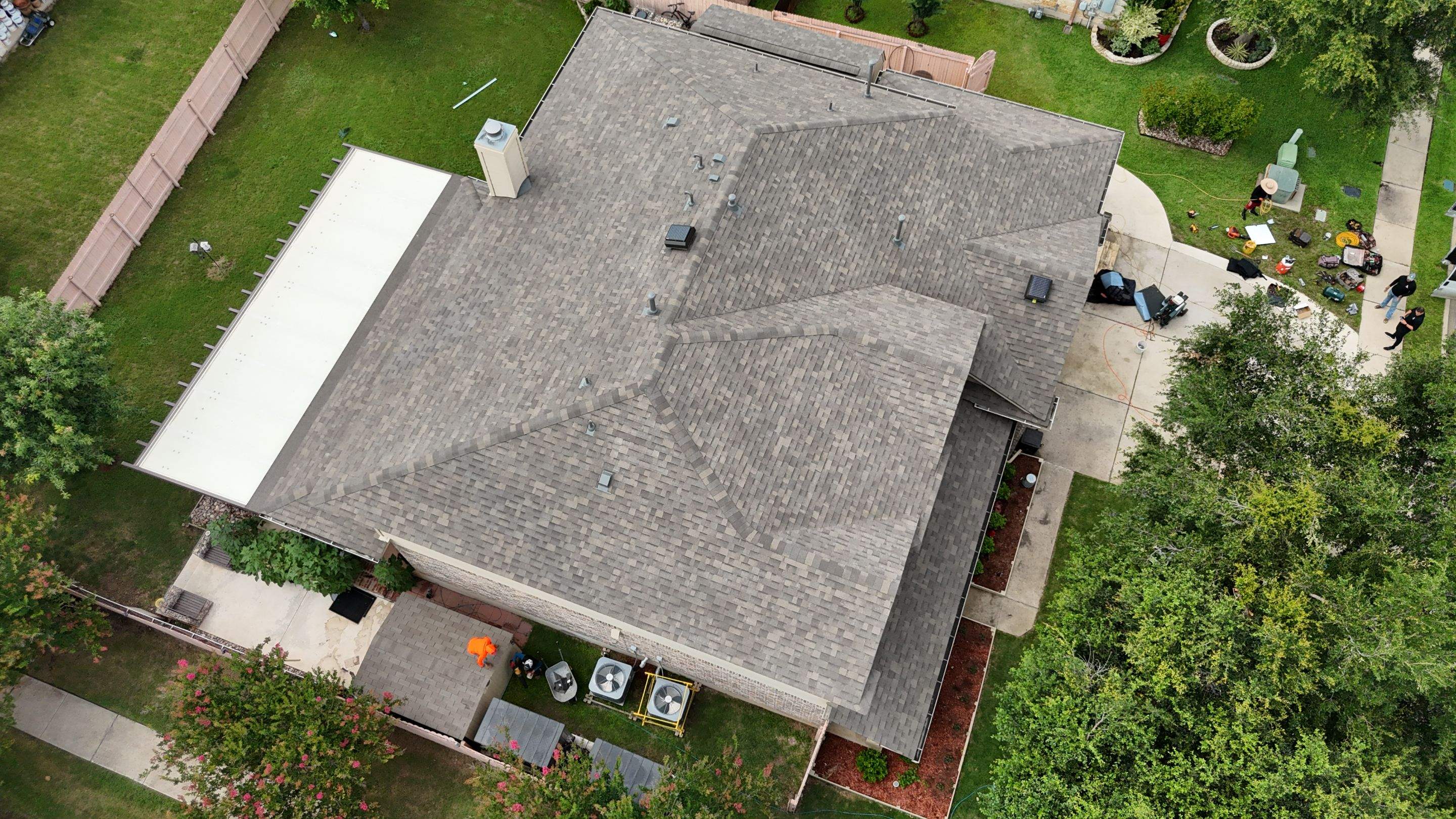 Weathered Wood - Malarkey Vista by RoofsOnly.com