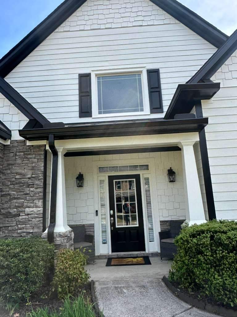 Modern Contrast Exterior Refresh – Cumming, GA 30040 by Five Star Painting