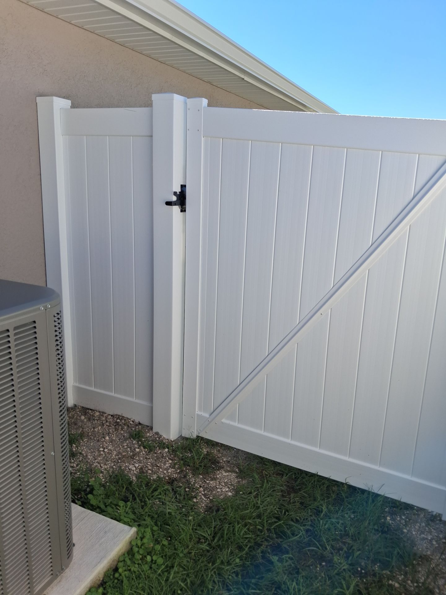 White Vinyl Privacy Fence Installation for North Port Residence by True Fence LLC