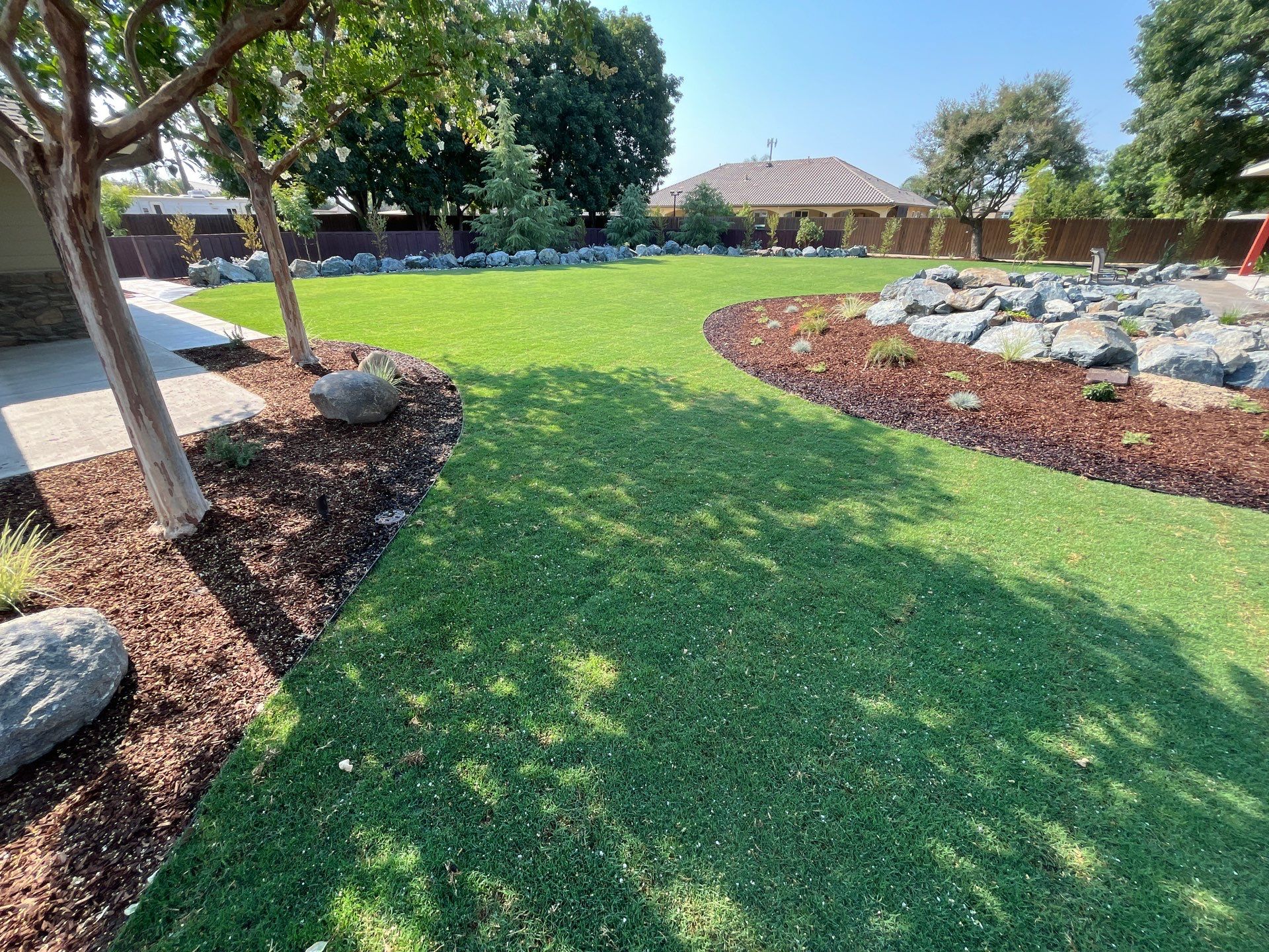 Relaxing Country Estate by Kaylor Landscape inc.