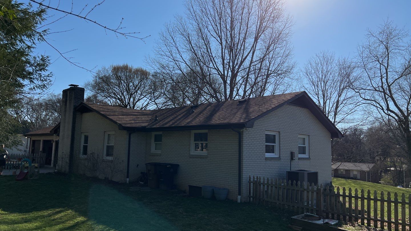 Residential Roofing Installation using Owens Corning Oakridge Roofing System by Undersun Roofing 
