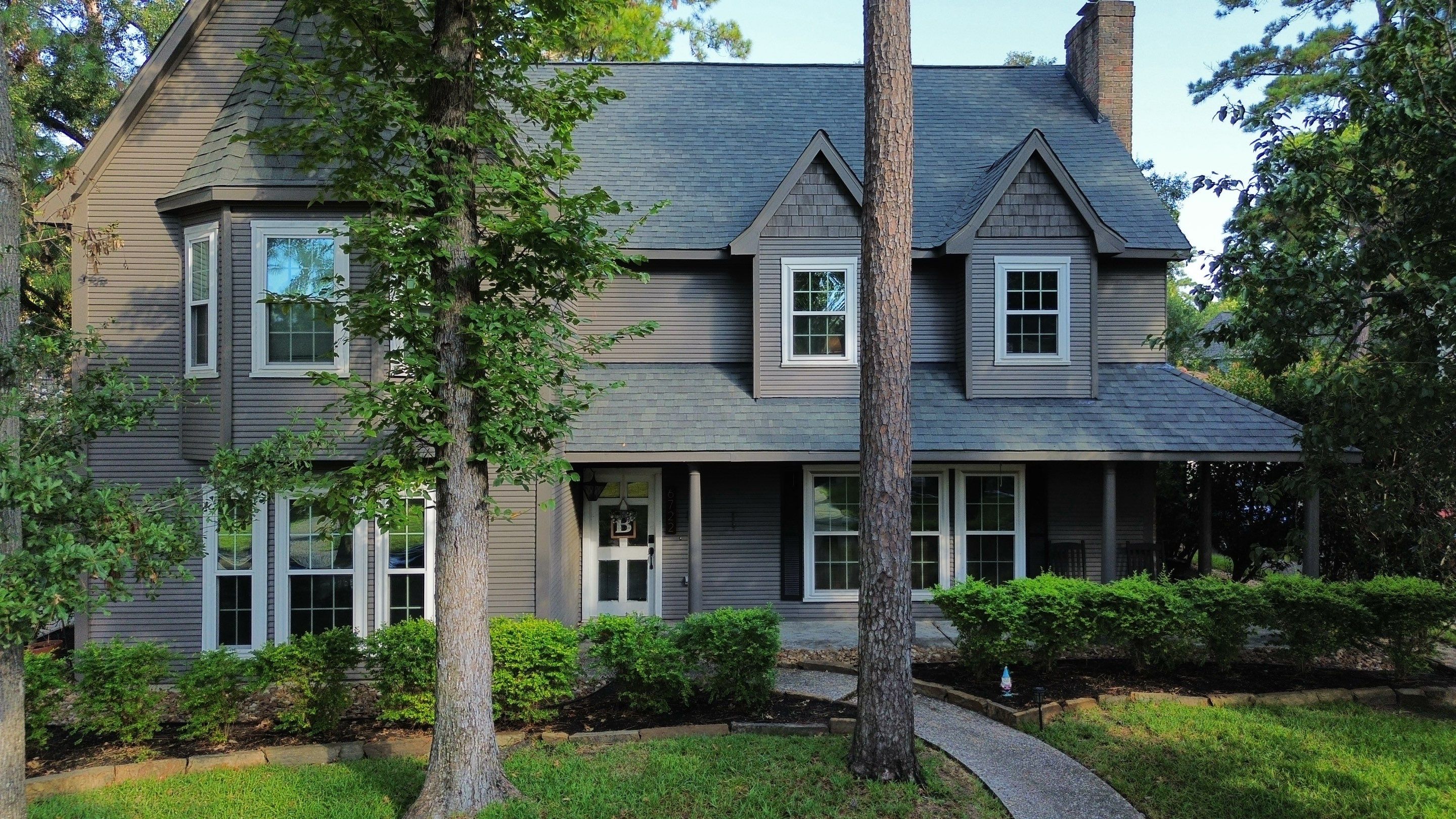OC Oakridge Estate Gray by HHH Roofing & Construction