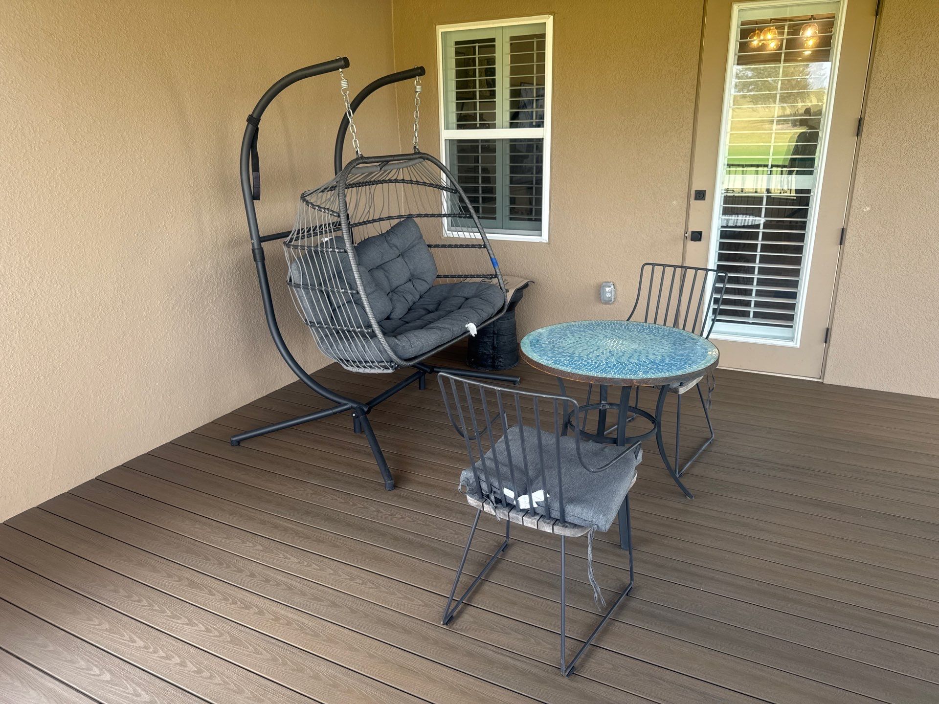 Balcony flooring and screen installation by Orlando pergolas