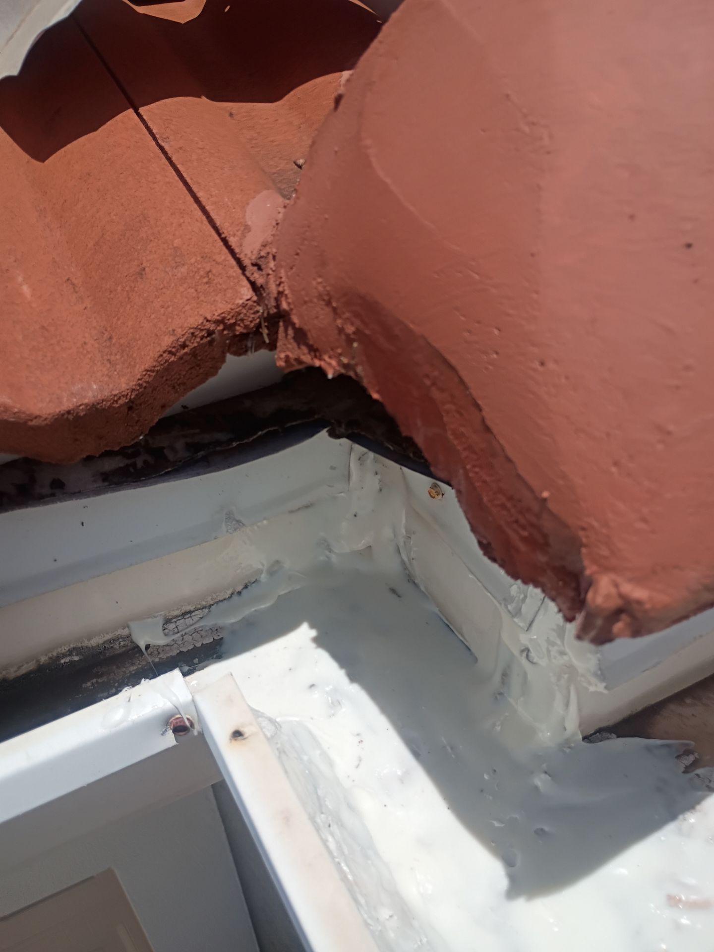 Aluminum Seamless Gutters using seal gutters in Fort Myers FL by Gutter Professors