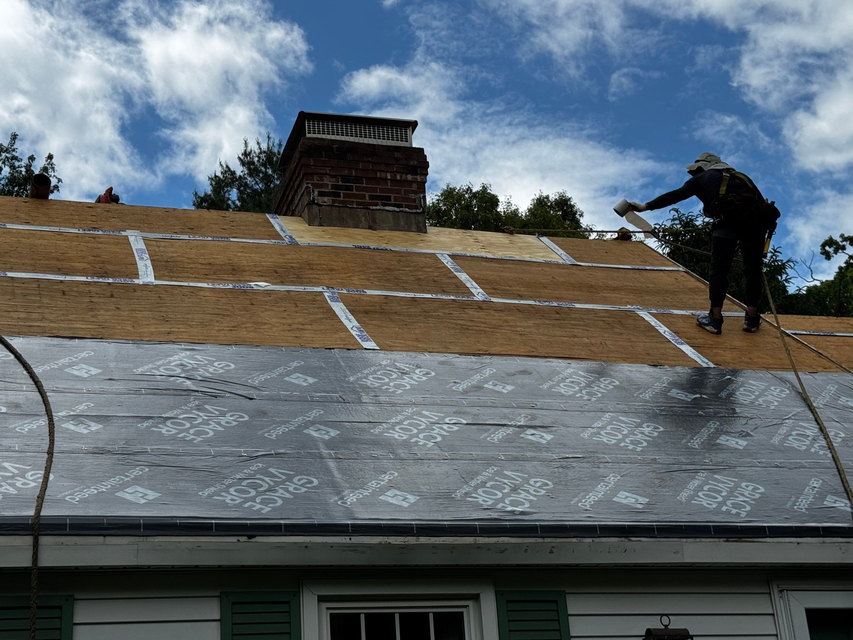 Manchester, CT new roof by DiGiorgi Roofing & Siding INC! by DiGiorgi Roofing and Siding Inc