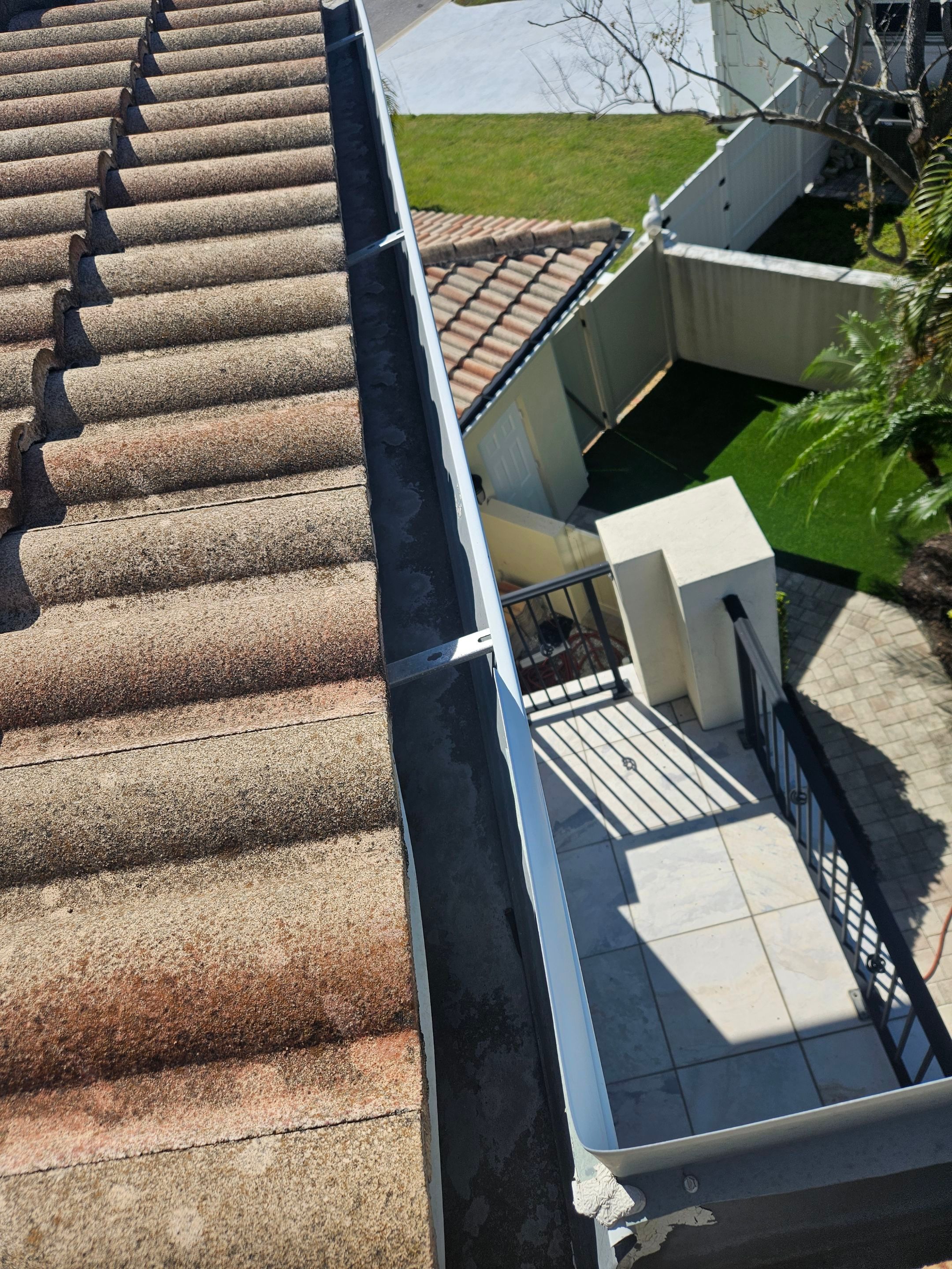 Gutter Cleaning in Sarasota FL by Gutter Professors