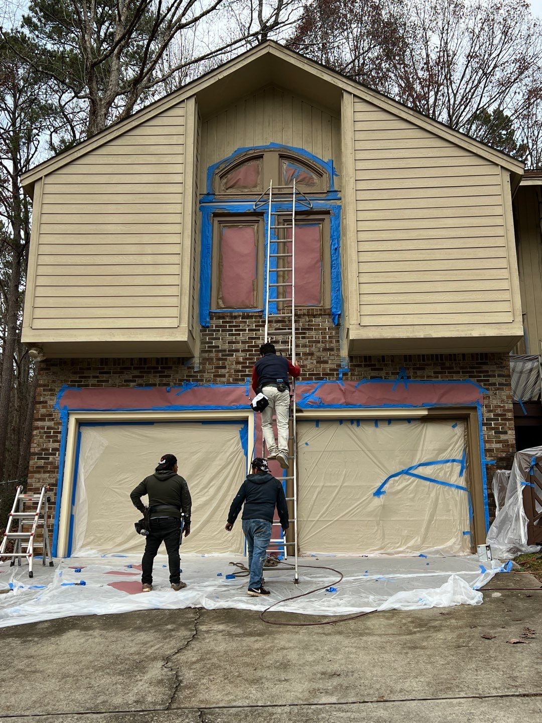 Exterior renovation using James Hardie Siding and Simonton Windows by Indigo State Roofing
