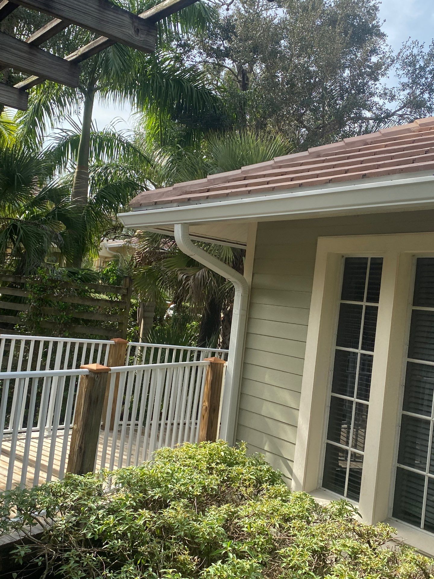 7-Inch Smooth Box Seamless Gutters using smooth box gutters in Fort Myers FL by Gutter Professors