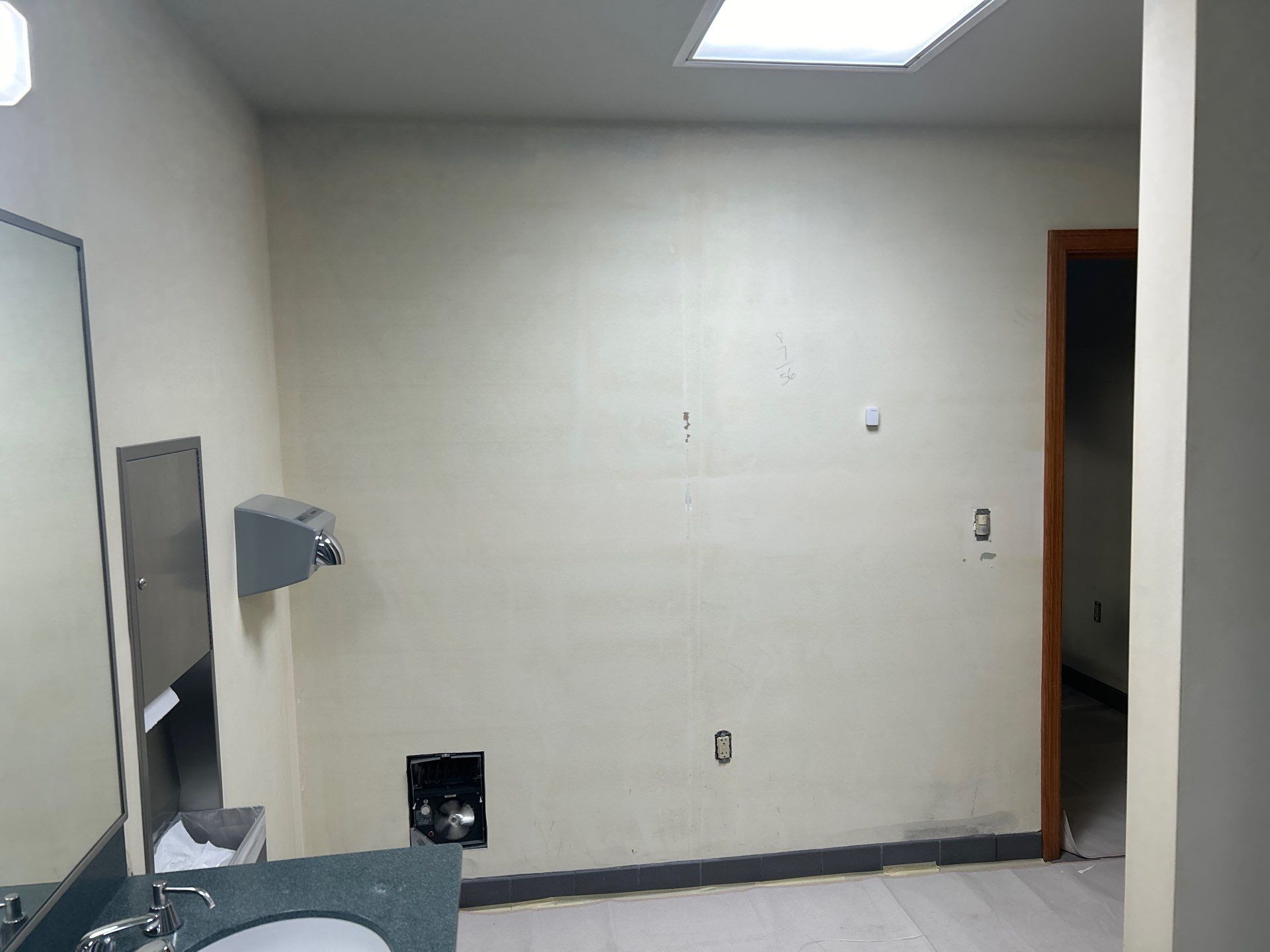 Wallpaper removal and Painting by Gordon Painting