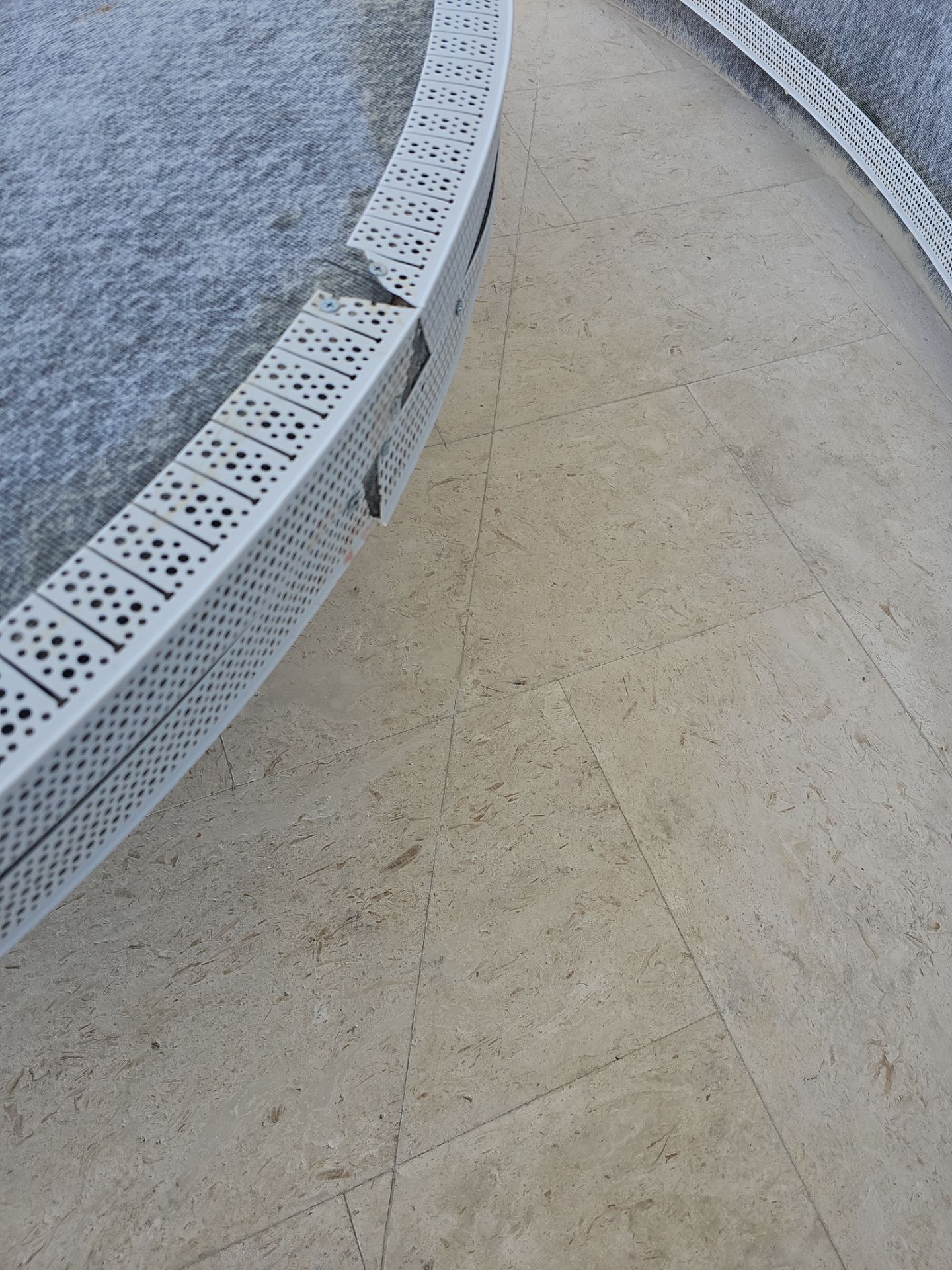 Microtopping over Furniture by Seamless Surfaces