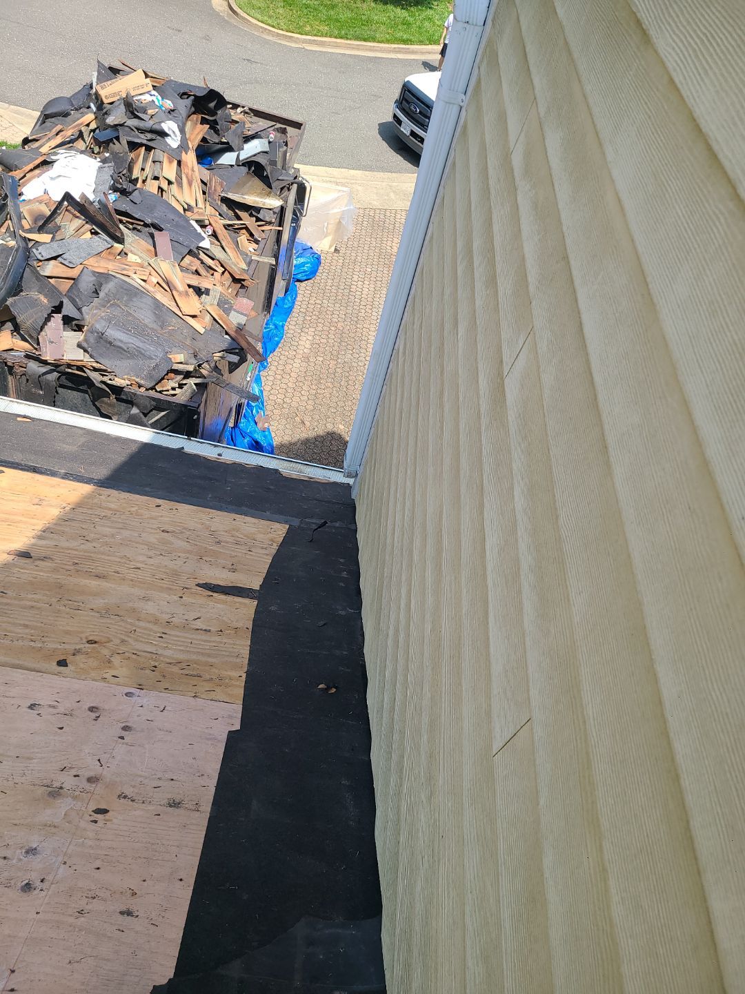 Arlington: CertainTeed Grand Manor Designer Shingles in Weathered Wood by RM Banning, Inc.