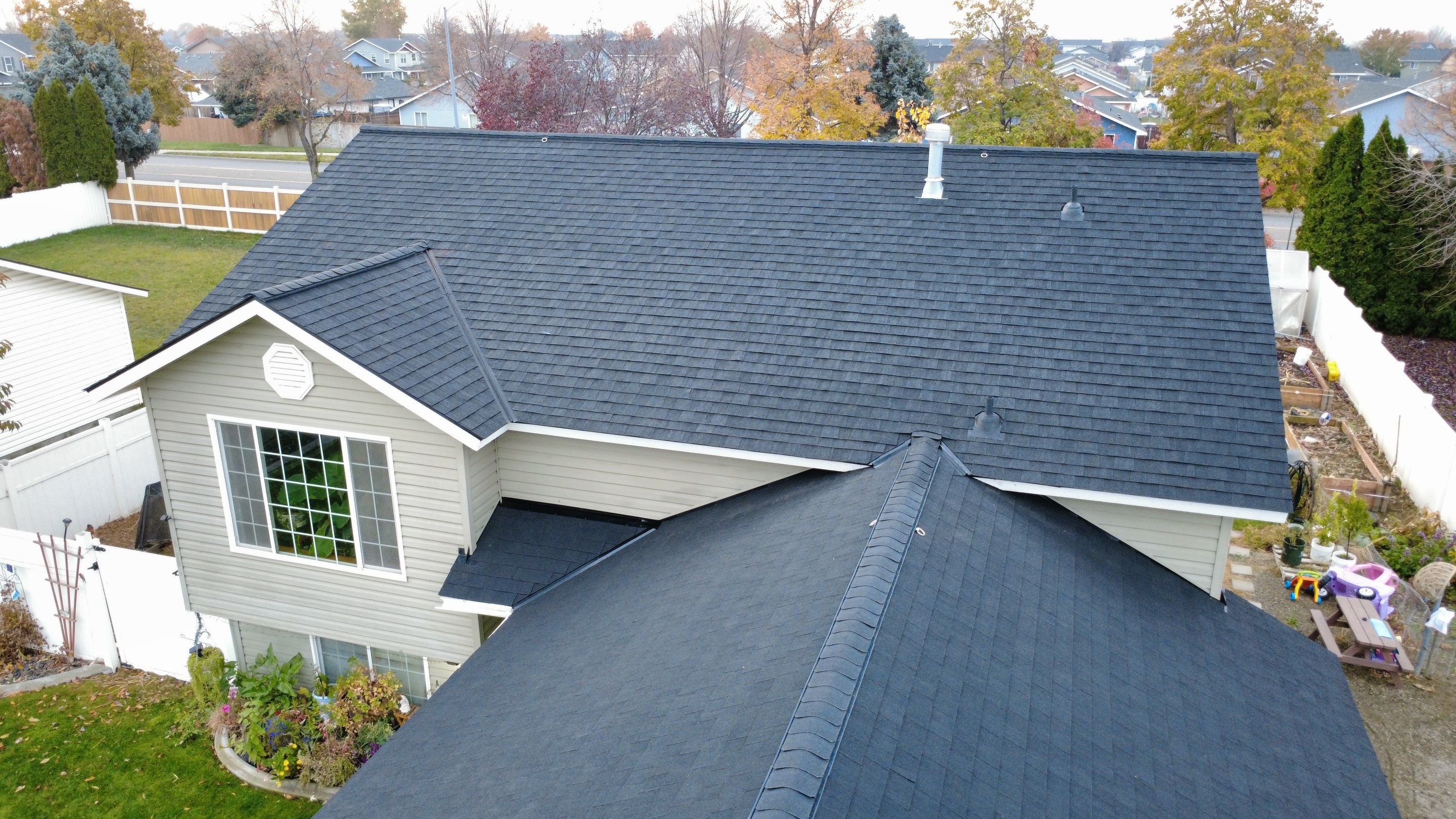 Residential Roofing Replacement with CertainTeed Landmark Shingles in Pasco, WA by Alpine Roofing