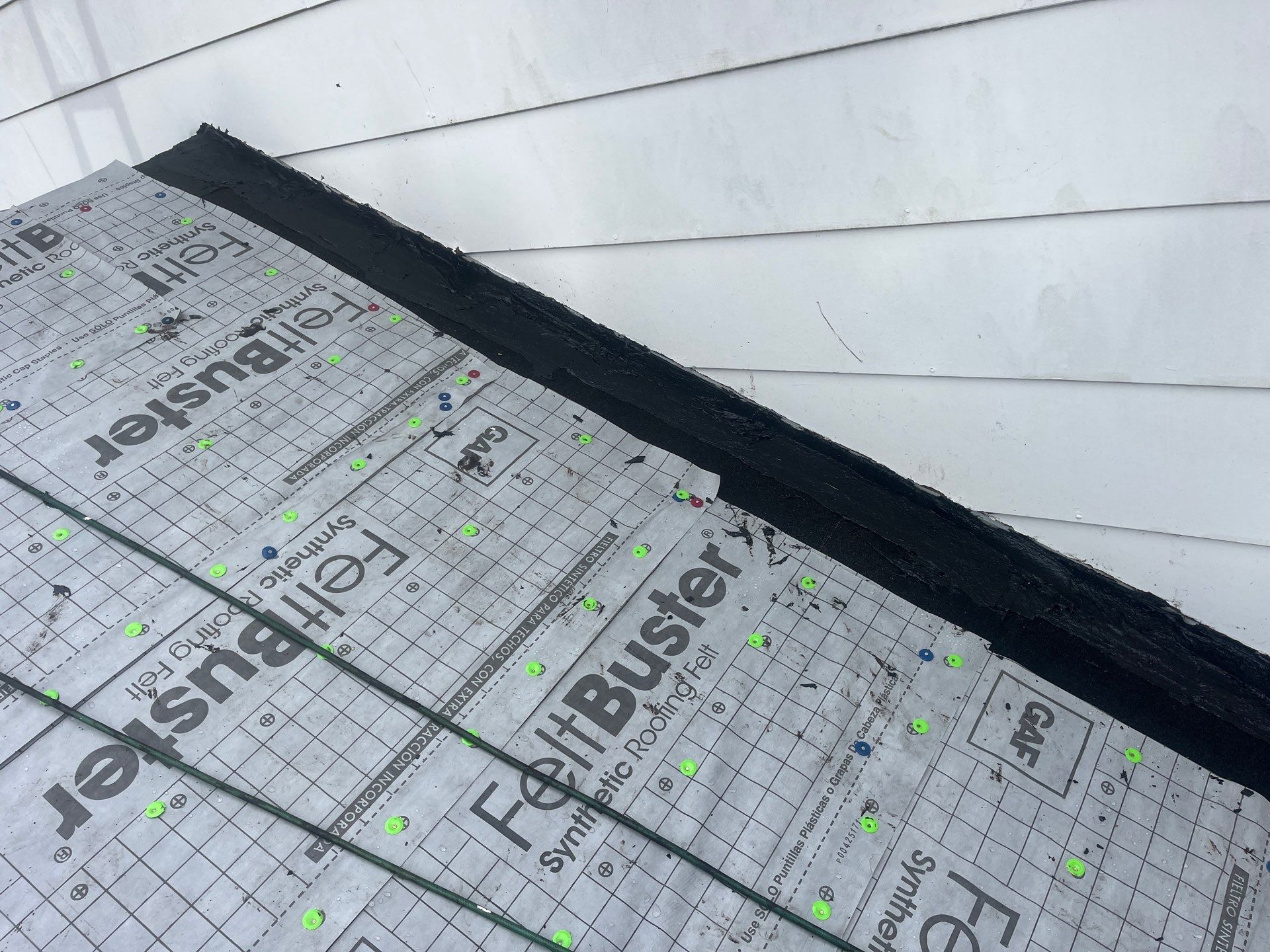 GAF Charcoal Architectural Shingle - Re-roof by Endless Summer Roofing Co.