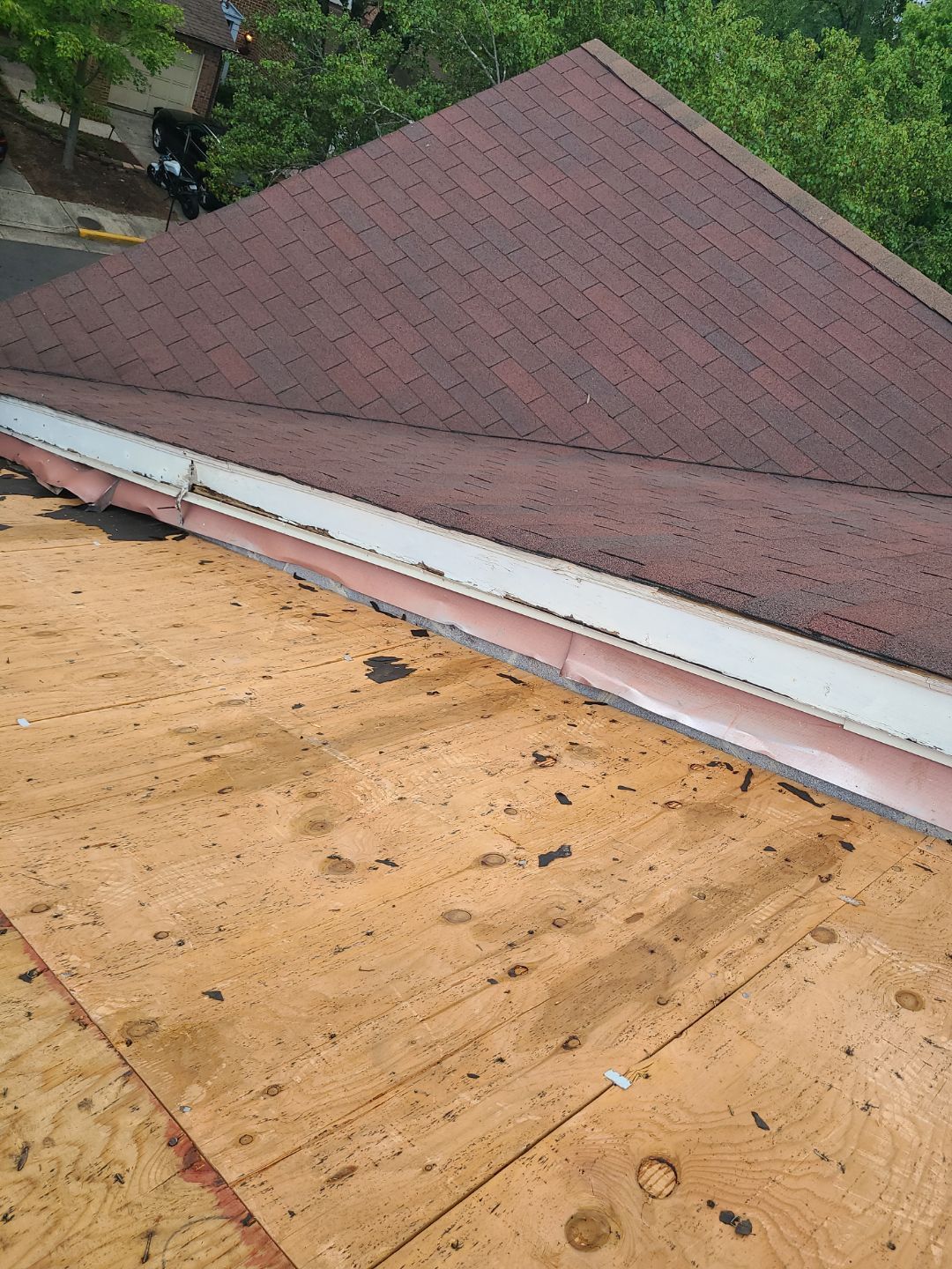 Alexandria: Roof Replacement with CertainTeed Landmark Pro in Max Def Burnt Sienna by RM Banning, Inc.