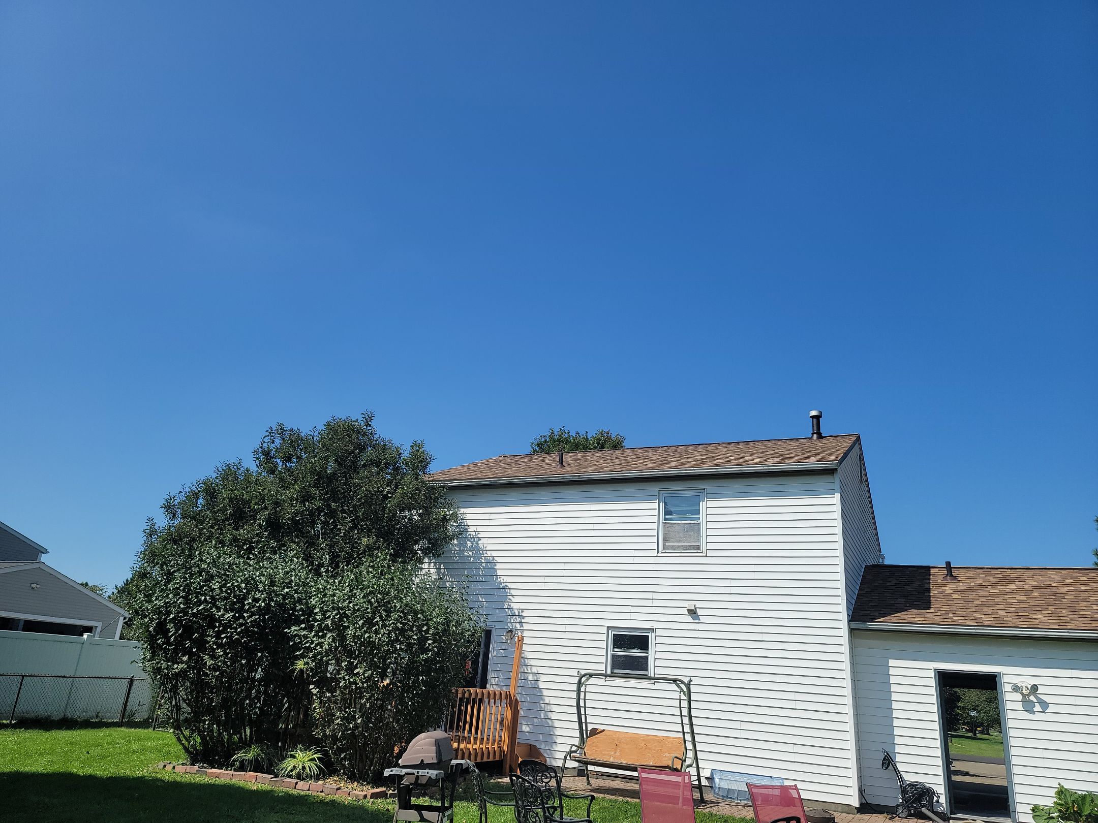 Atlas Pinnacle, Color: Weathered Wood, Drip Edge, Color: Royal Brown by Eagle Eye Roofing