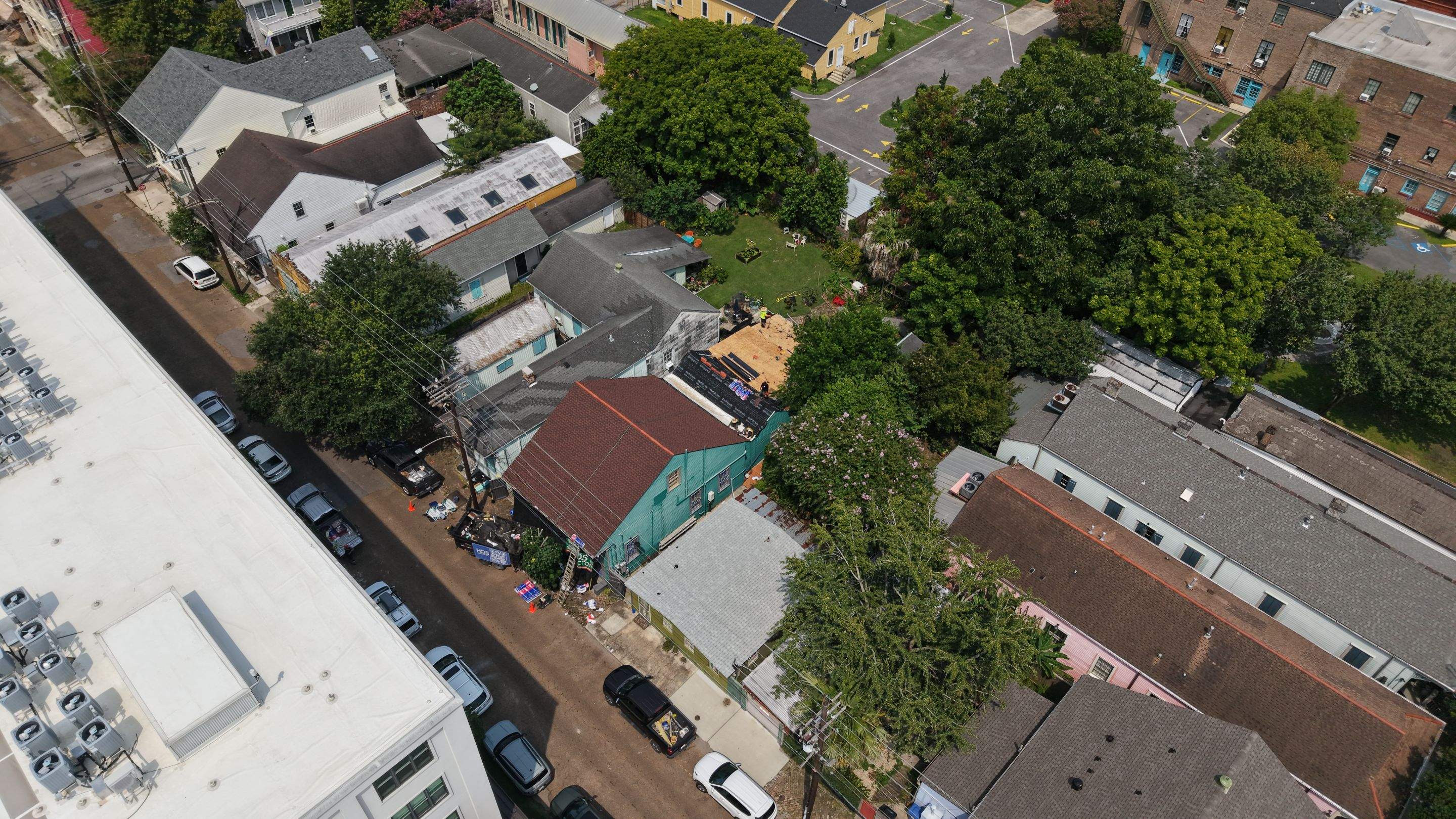 Roof Replacement in New Orleans by HDS Contractors