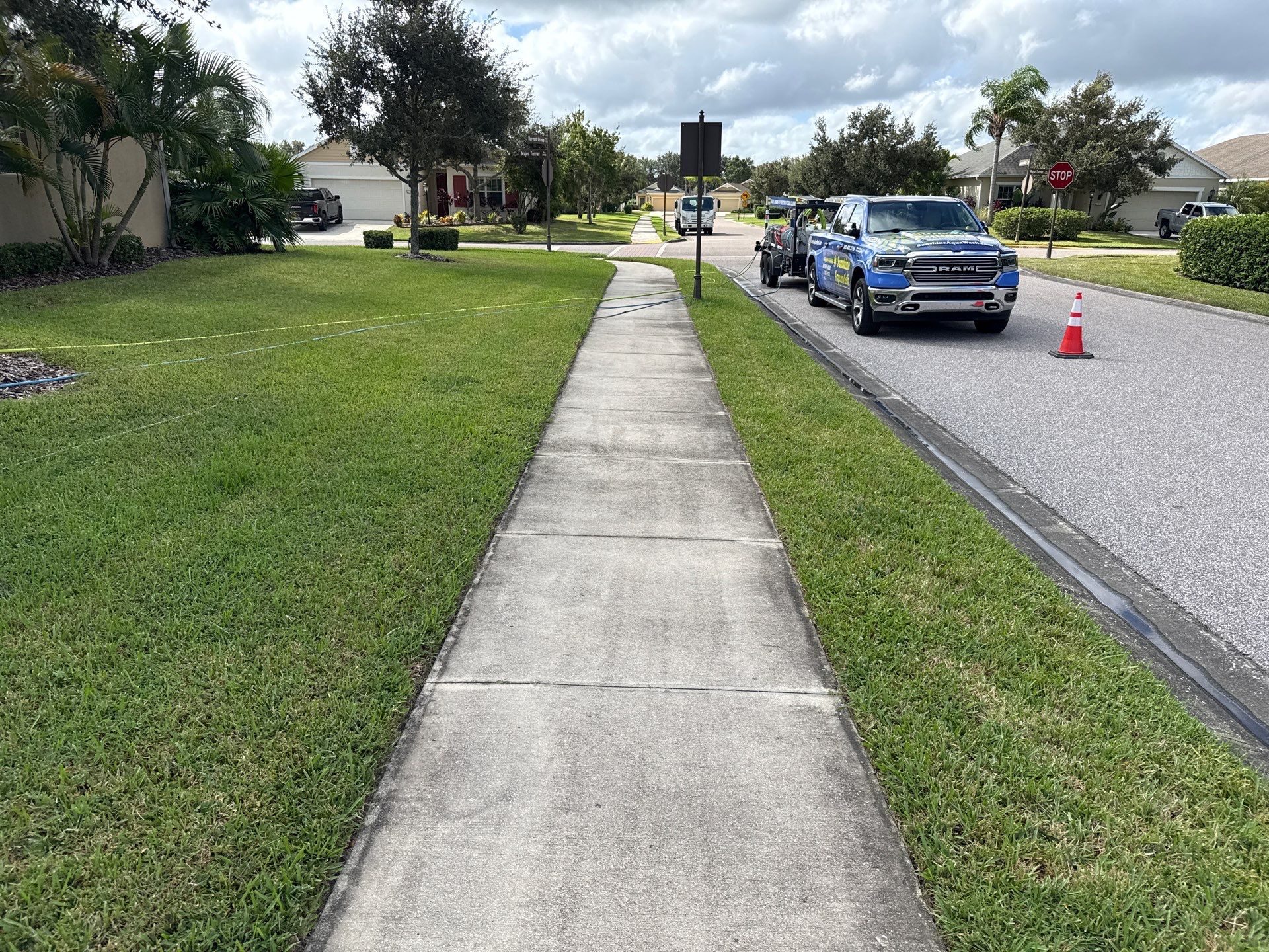 Driveway, Sidewalk & Lanai Cleaning Transformation | Forest Creek Parrish, FL by Sunshine AquaWash