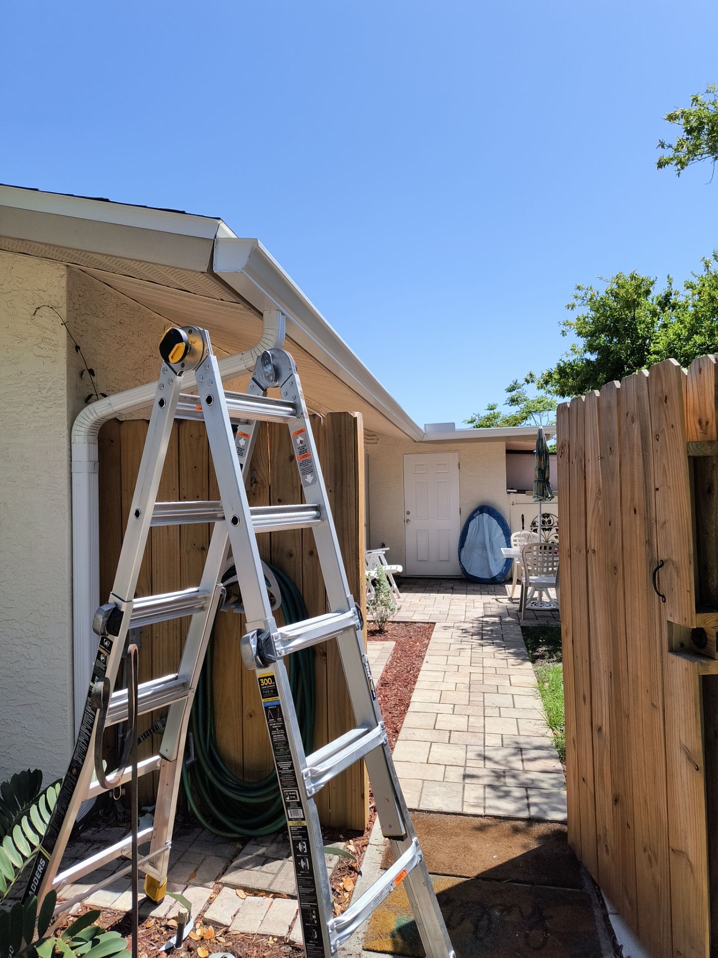 K-Style Seamless Gutter Installation using 3X4 Elbow Downspout in Sarasota FL by Gutter Professors