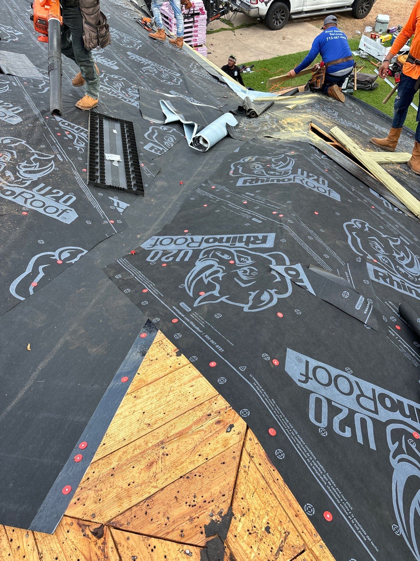 Residential Roofing Installation using Owen's Corning Duration (Lifetime) Shingles by Roof Repair Company