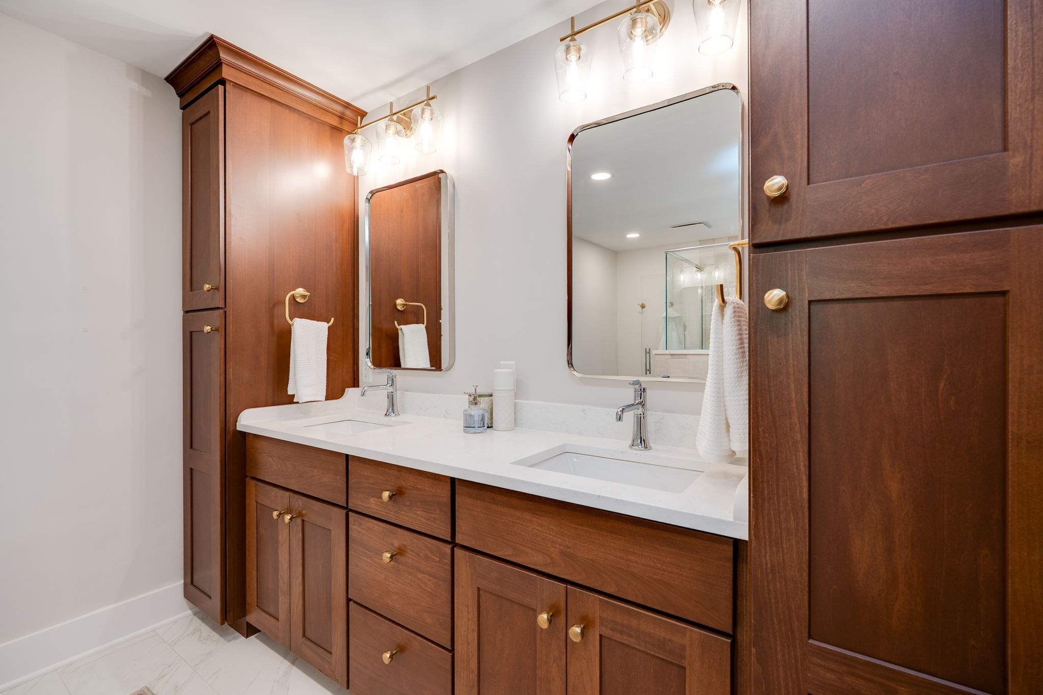 Oakwood Primary Bathroom & 2nd Floor Laundry by Zengel Group