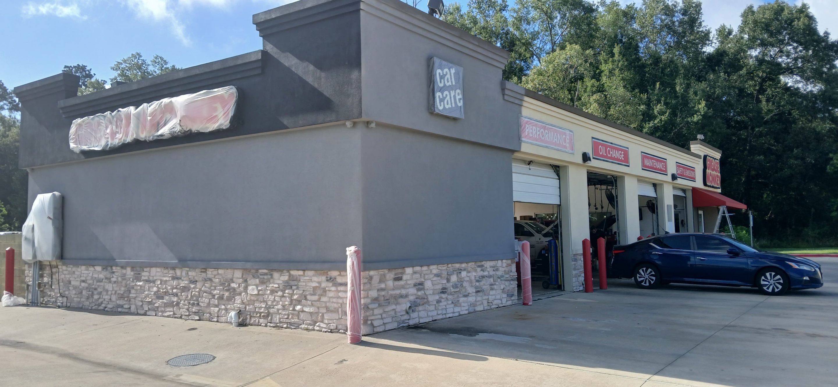 Commercial Exterior - Grease Monkey Oil Change by Fresh Coat Painters of NW Houston